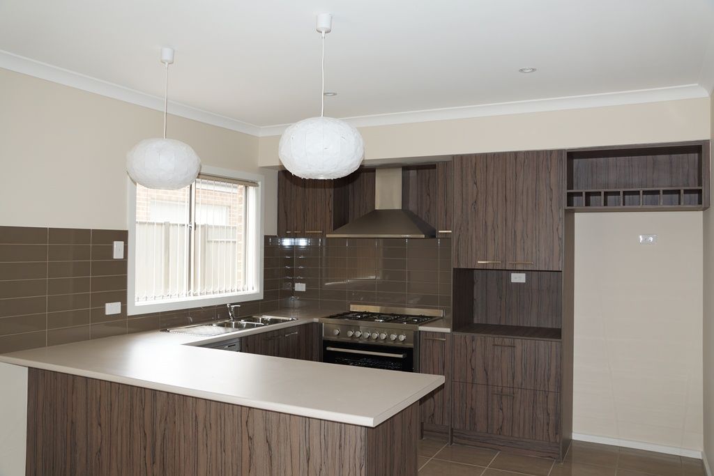 8 Ventasso Street, Clyde North, VIC 3978