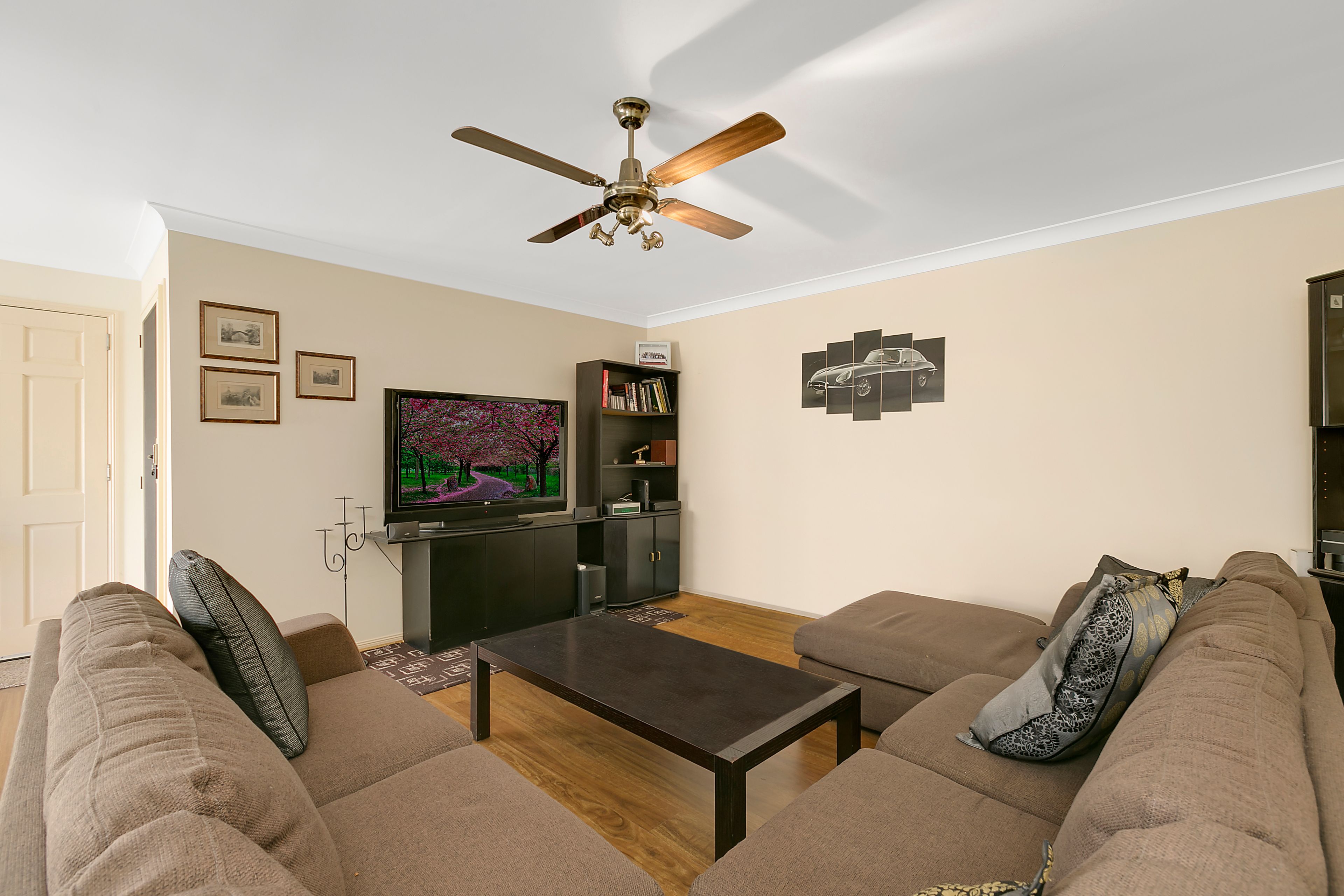7/8 Ottelia Drive, Elanora, QLD 4221