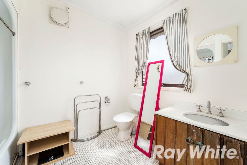 19 Loraine Avenue, Box Hill North, VIC 3129