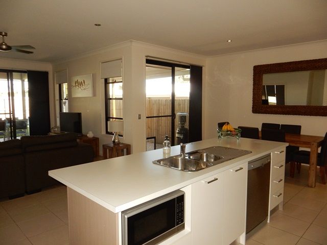 6 Robur Crescent, Mountain Creek, QLD 4557
