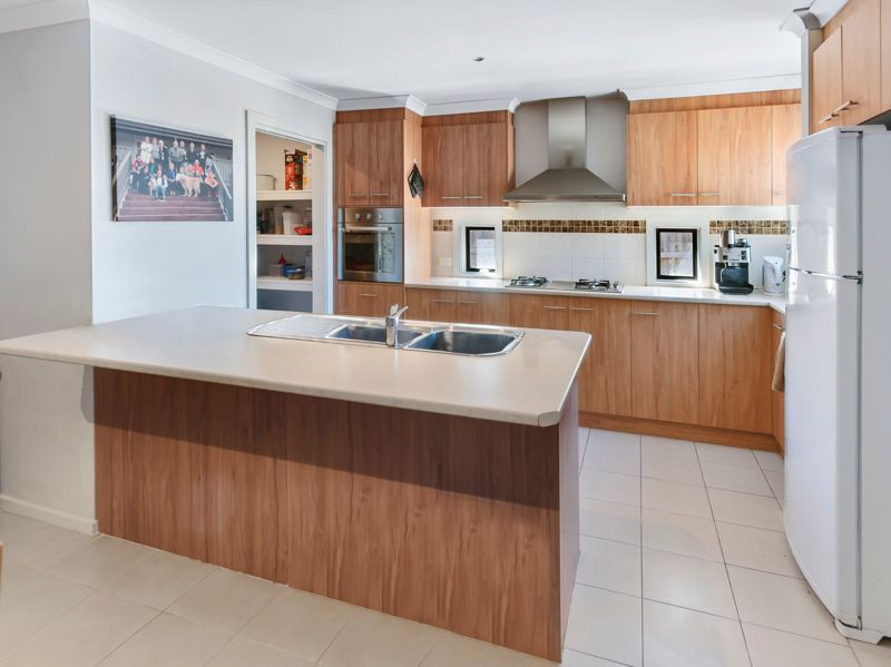 22 Dianella Court, Brookfield, VIC 3338