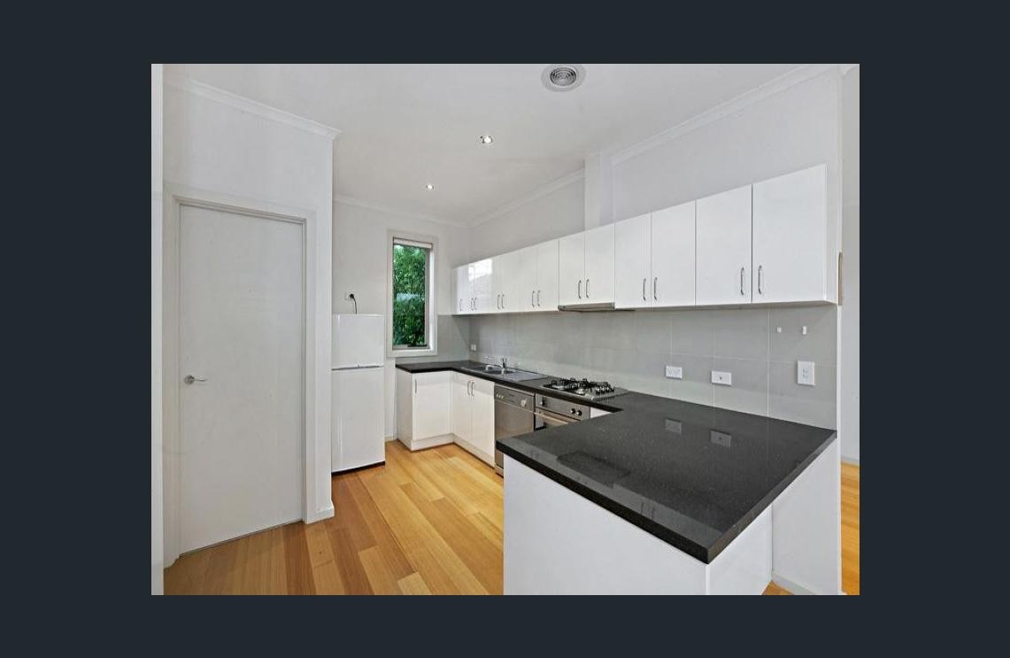2/7 Newbigin Street, Burwood, VIC 3125