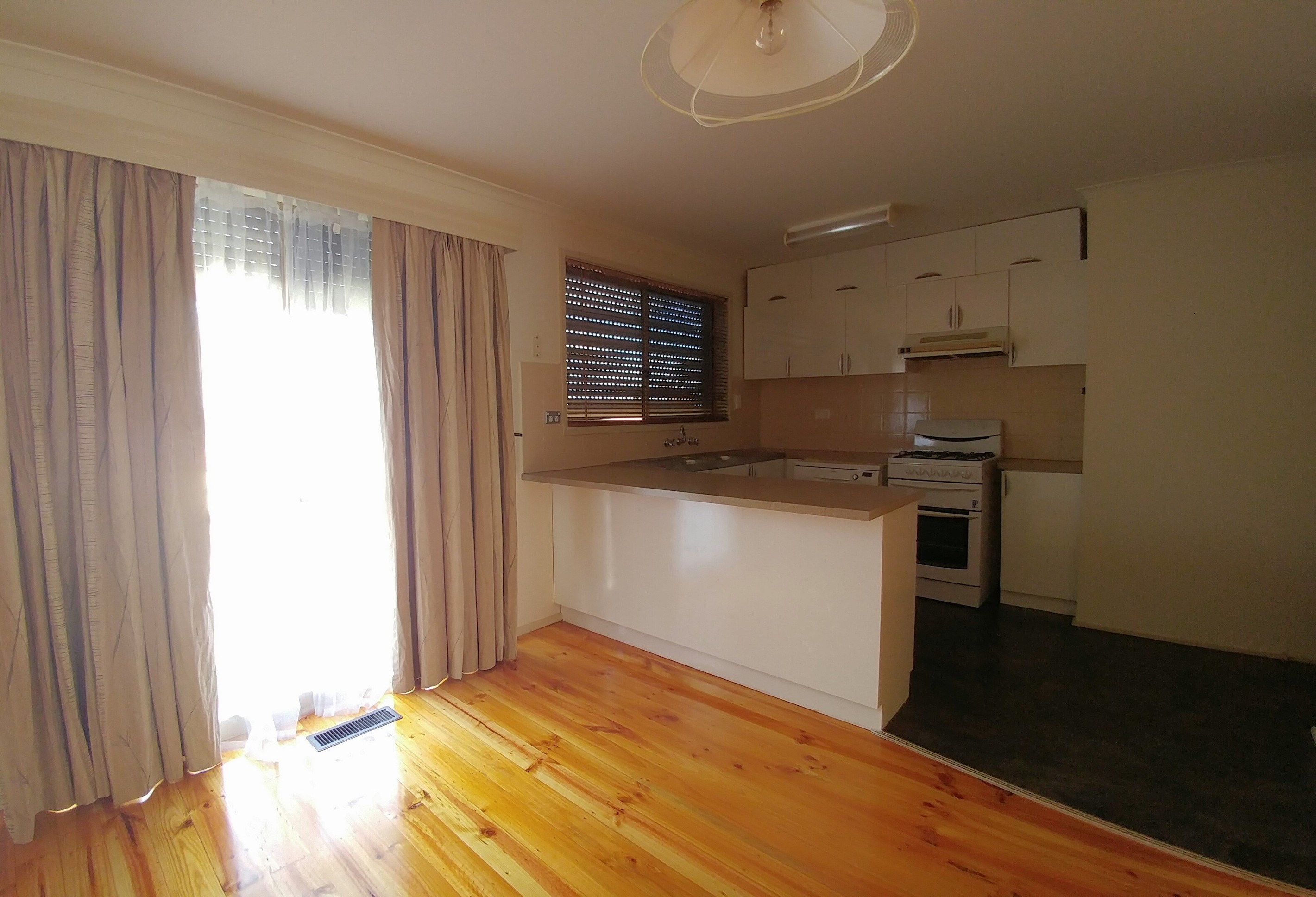 2/1 Kellaway Crescent, Mill Park, VIC 3082