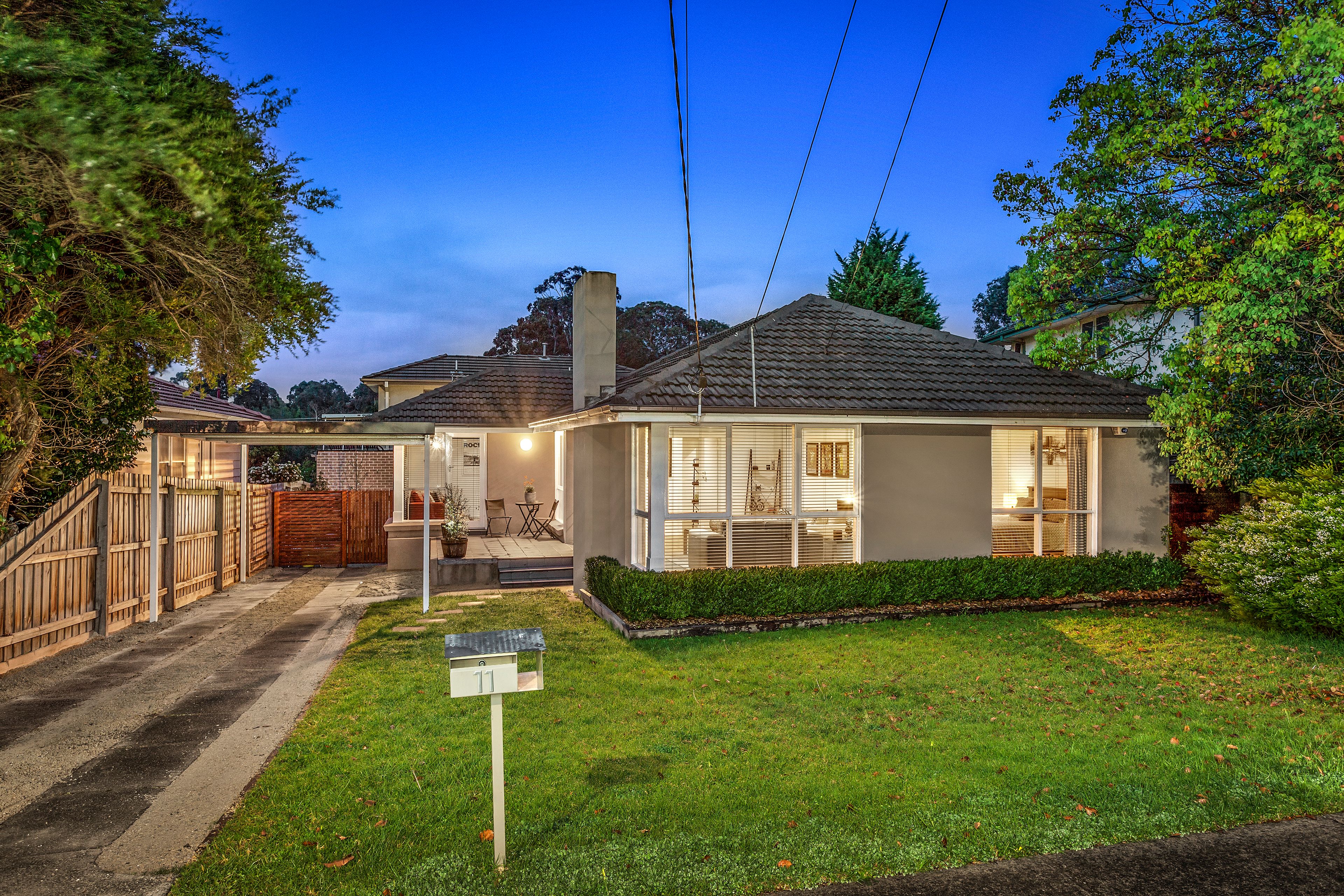 11 Mingeta Avenue, Blackburn South VIC 3130