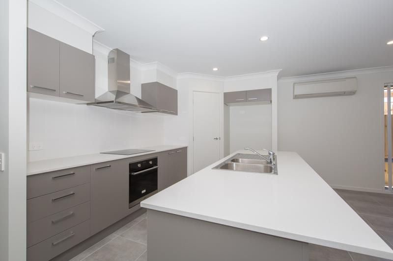 17 Pleasant Street, South Ripley, QLD 4306