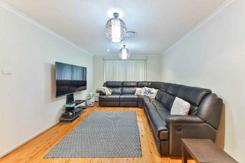 10 Salamaua Place, Glenfield, NSW 2167