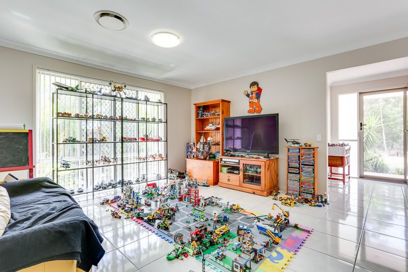 8 Casuarina Circuit, Heathwood, QLD 4110