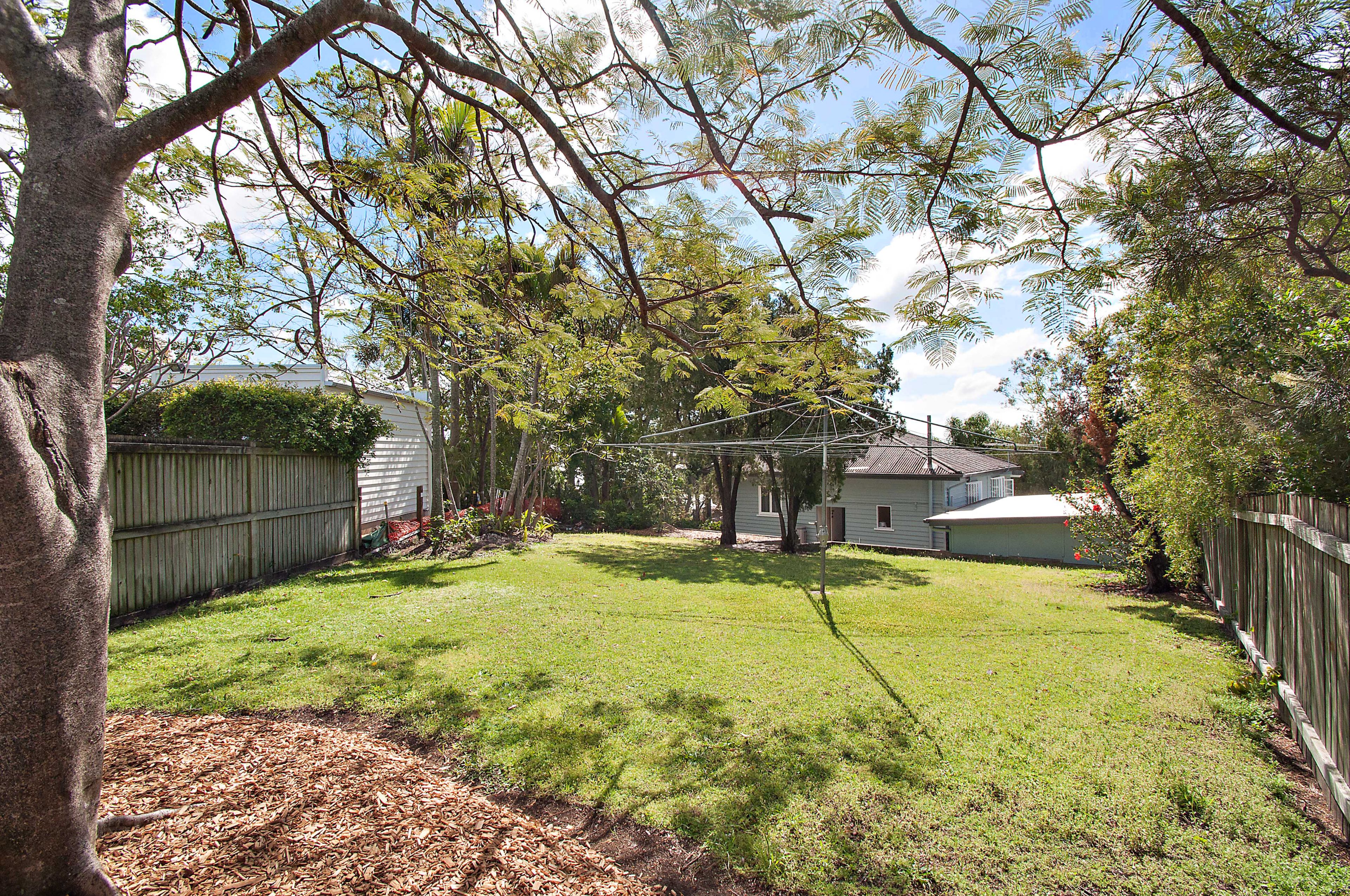 68 Railway Parade, Norman Park, QLD 4170