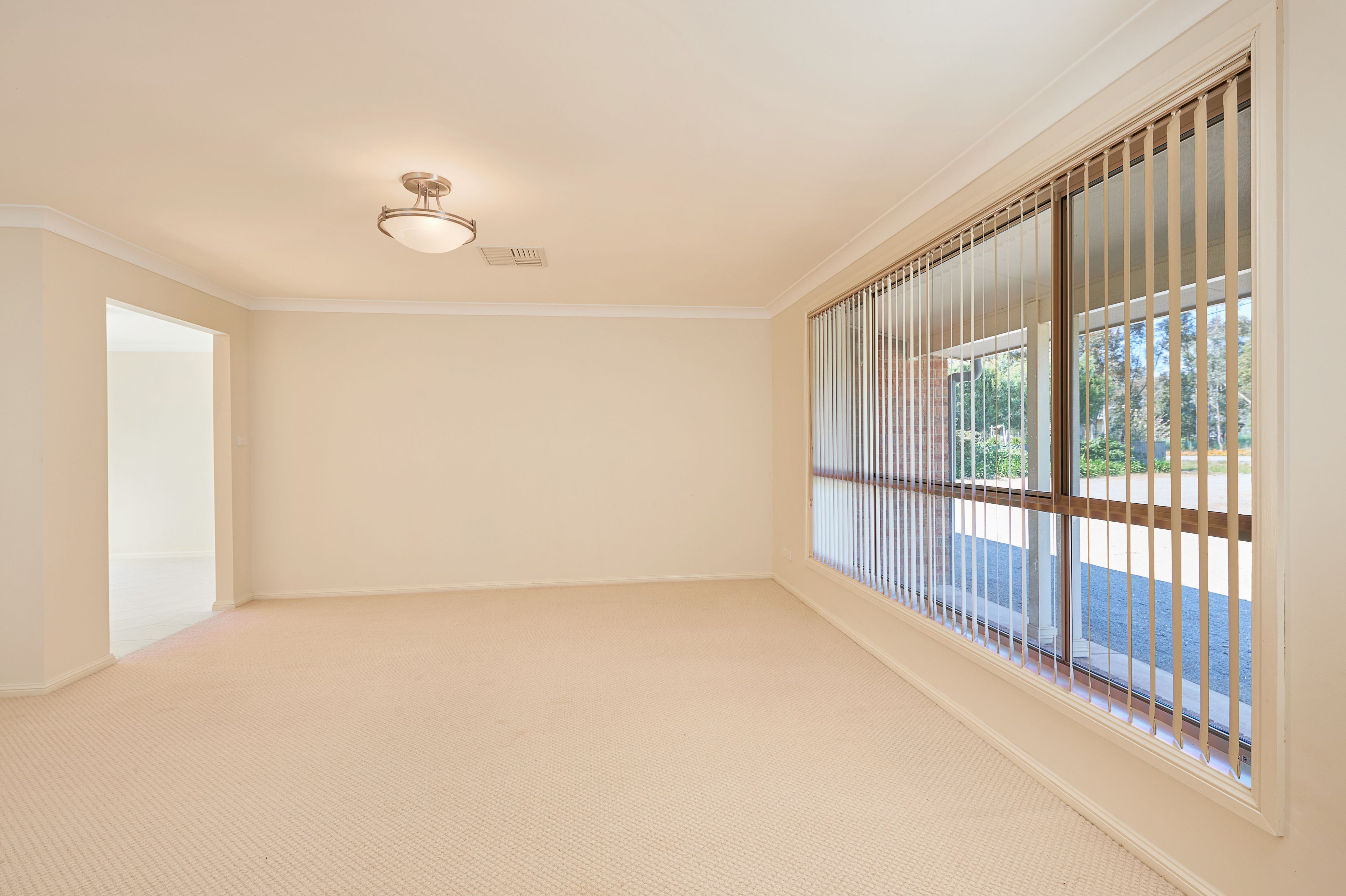 8 Centenary Drive, Marrar, NSW 2652
