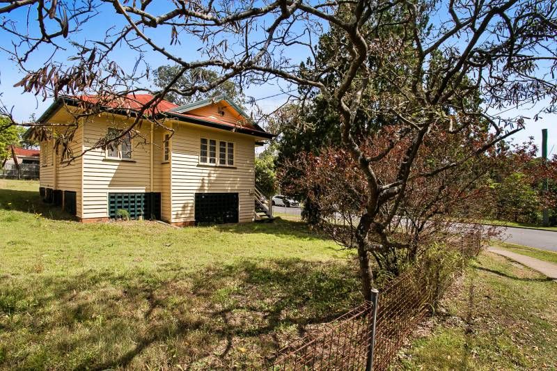 95 Gray Avenue, Corinda, QLD 4075