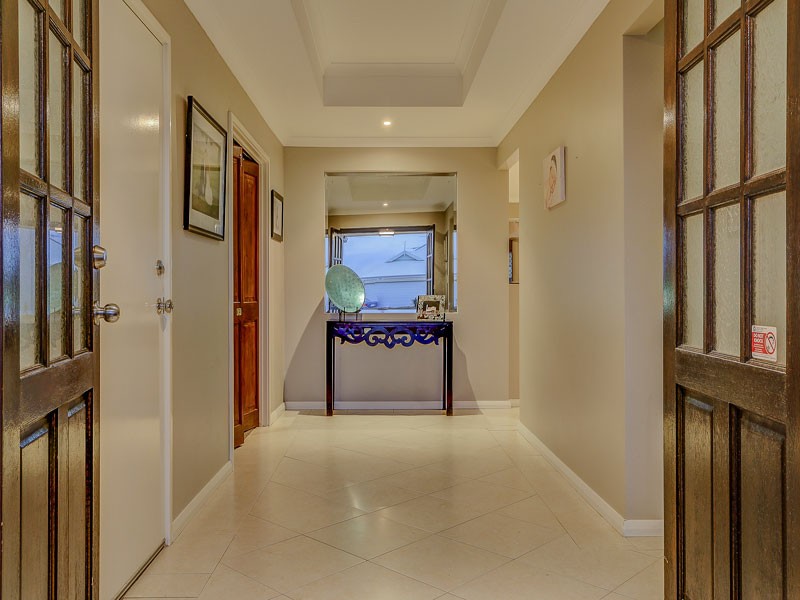 27 Tullow Gardens, Darch, WA 6065