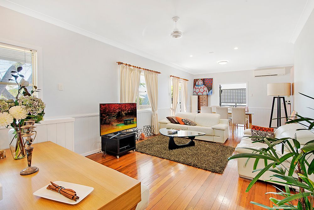 27 Barton Street, Hawthorne, QLD 4171