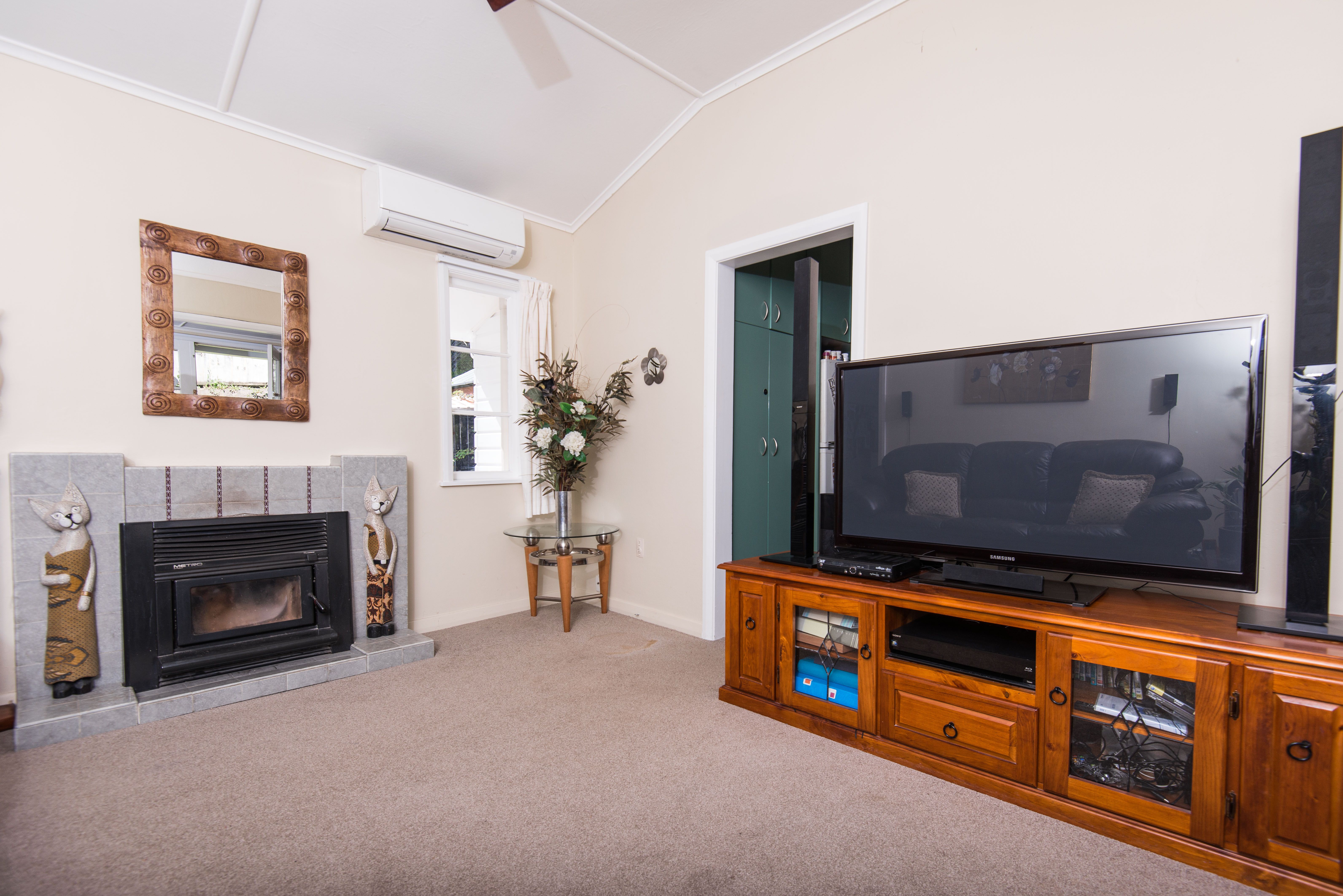 35 Elmslie Road, Pinehaven, Upper Hutt City