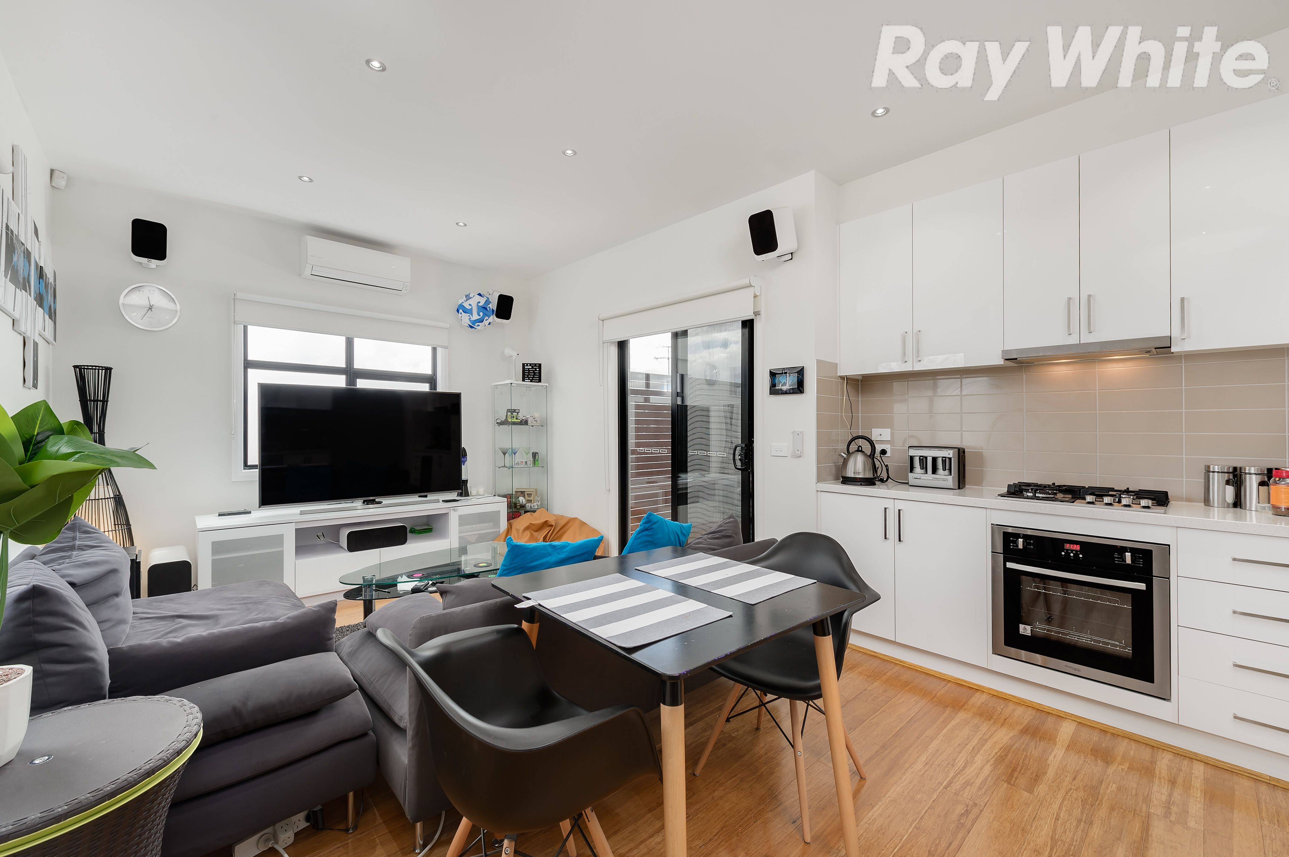 1003 Plenty Road, Kingsbury VIC 3083