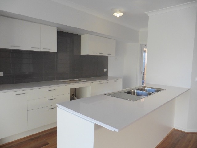 5 Carmichael Avenue, Cranbourne West, VIC 3977