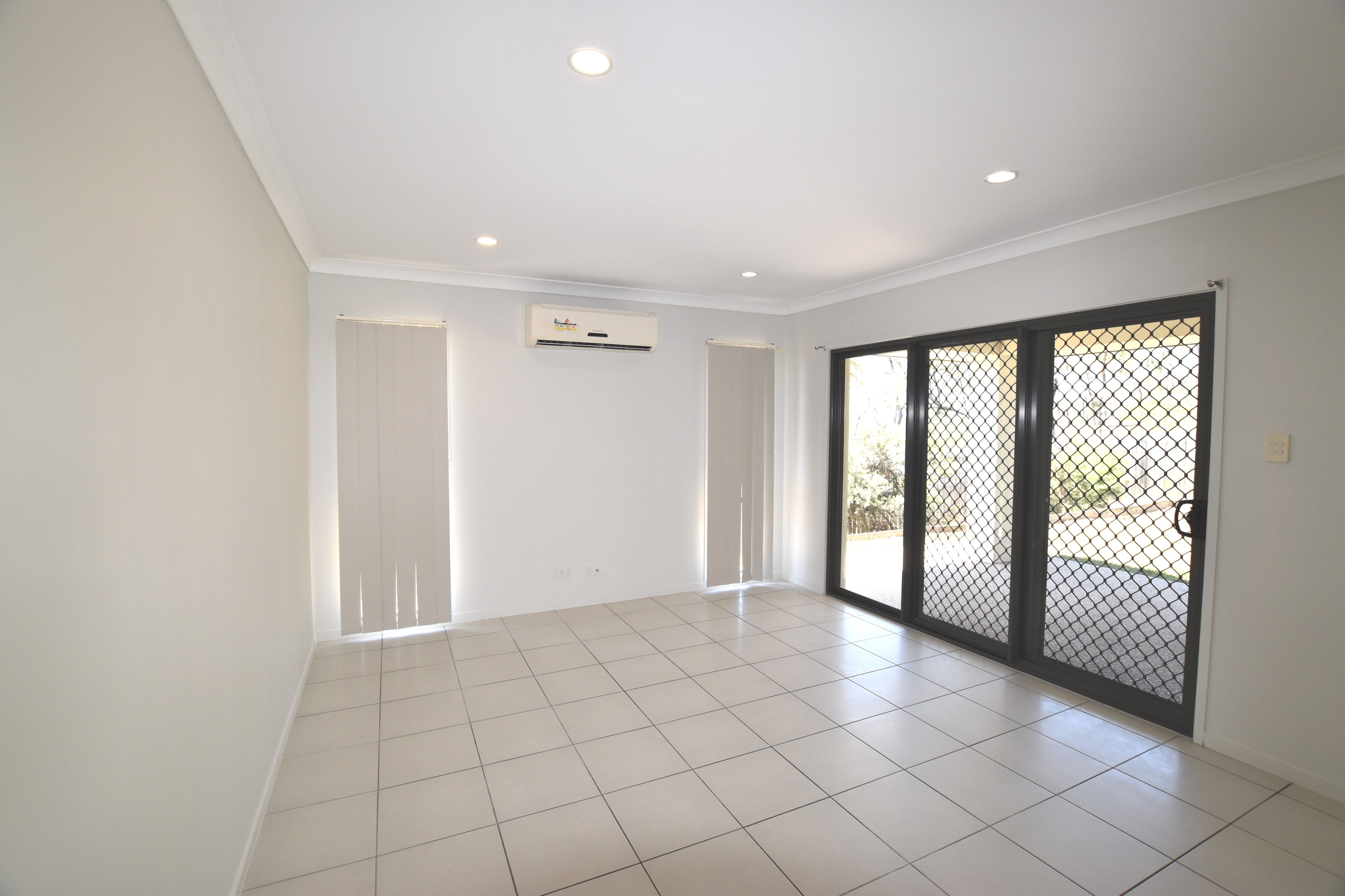 49 Liriope Drive, Kirkwood, QLD 4680