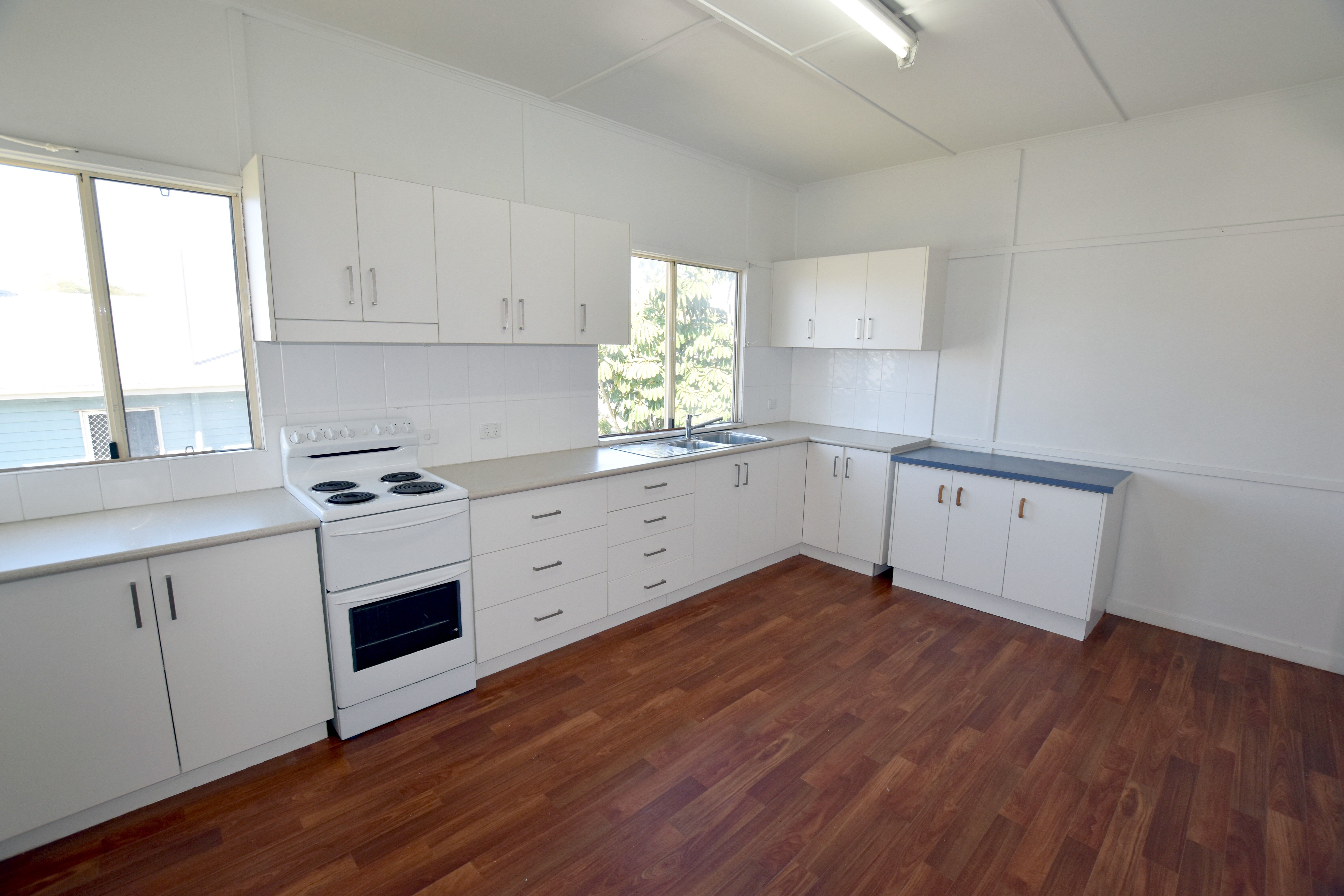 14 Agnes Street, South Gladstone, QLD 4680