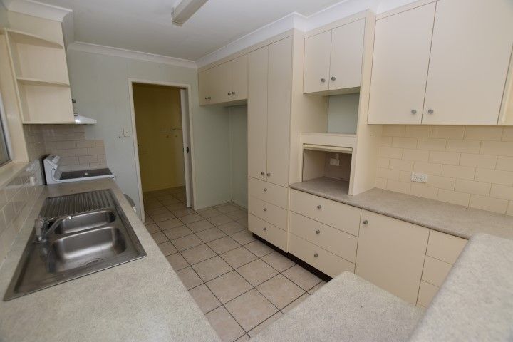 25 Far Street, West Gladstone, QLD 4680