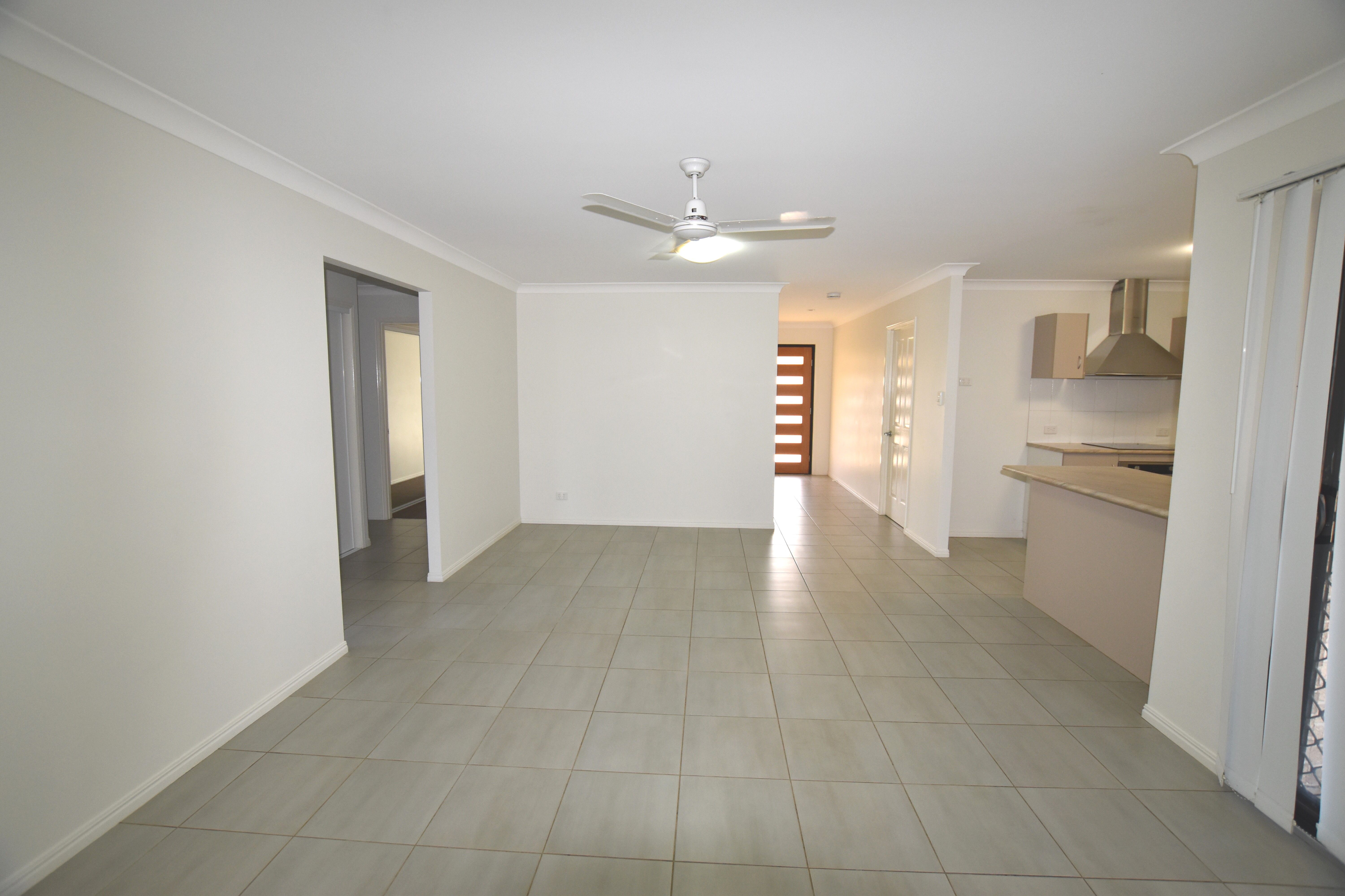 9 Woodland Court, Kirkwood, QLD 4680