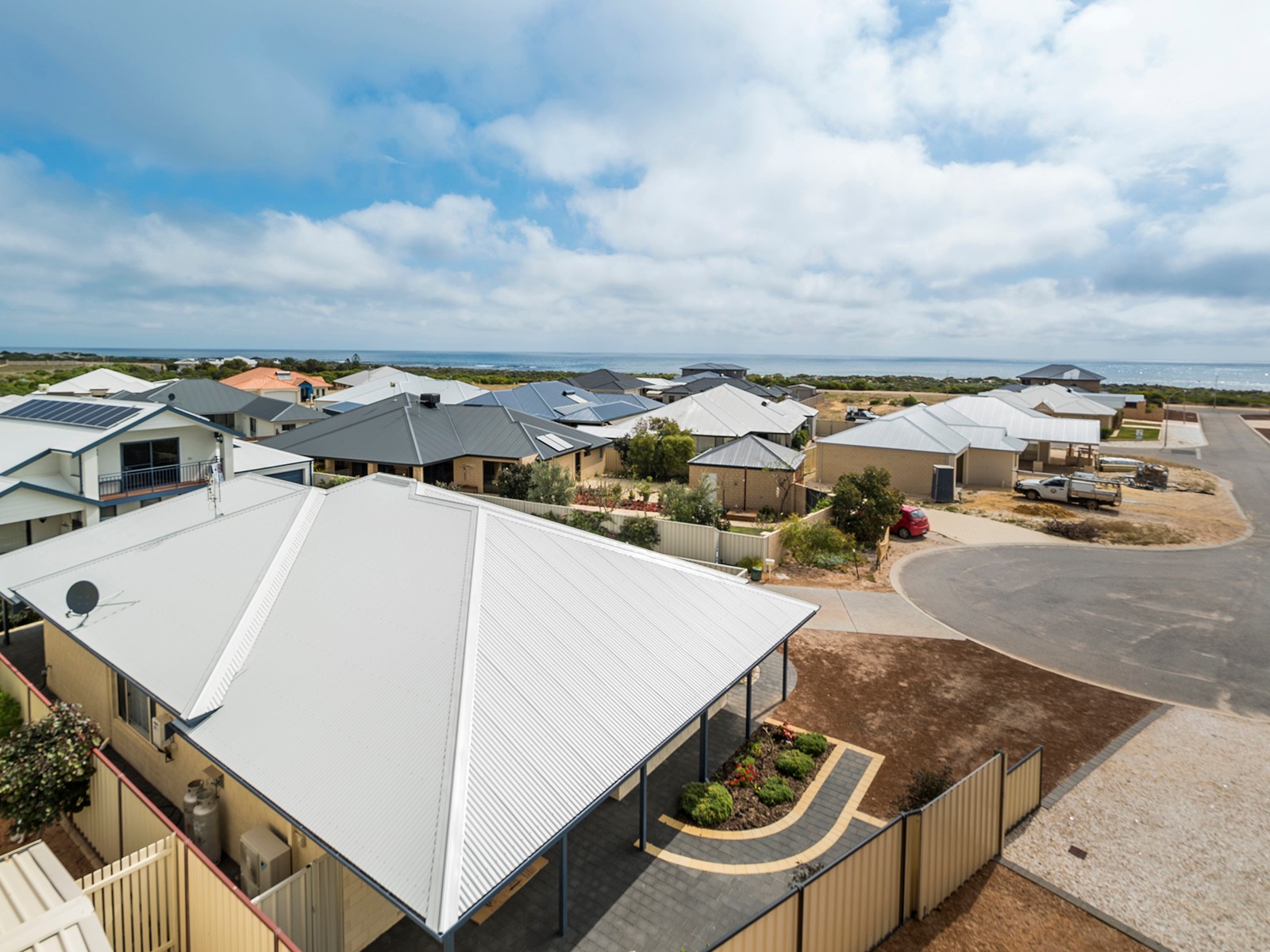 10 Edgewater Close, Glenfield, WA 6532