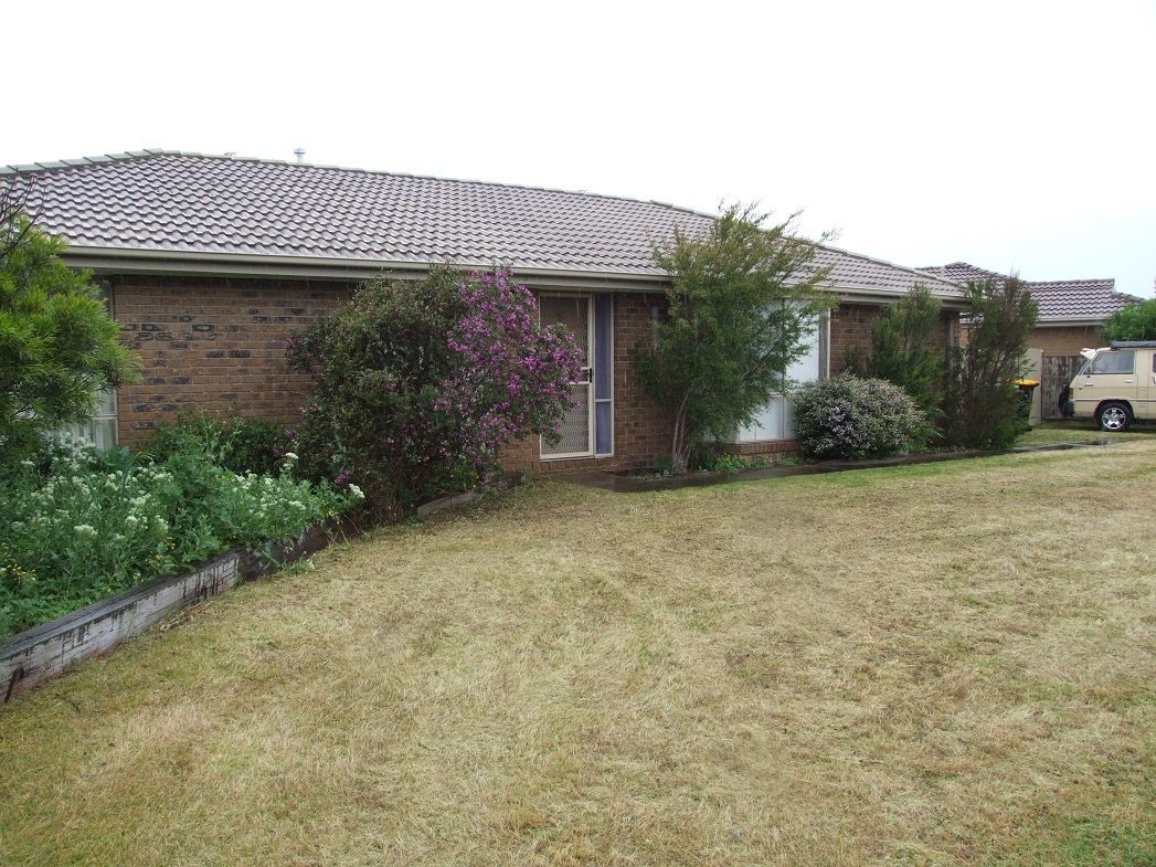 16 Trethowan Avenue, Melton West, VIC 3337