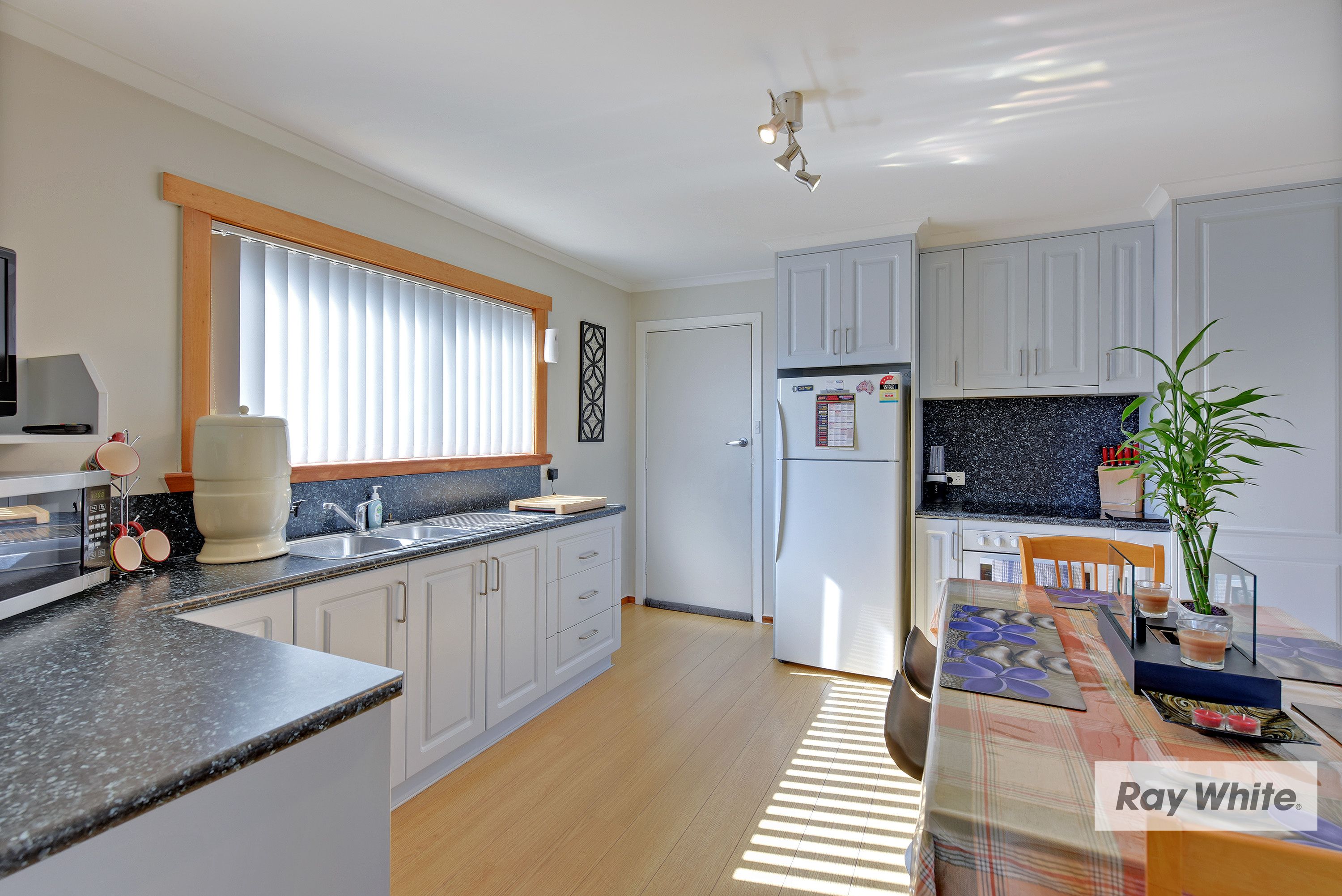11 Stirling Street, Hillcrest TAS 7320