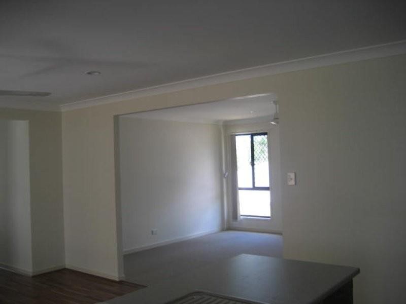 7 Bushlark Place, Goodna, QLD 4300