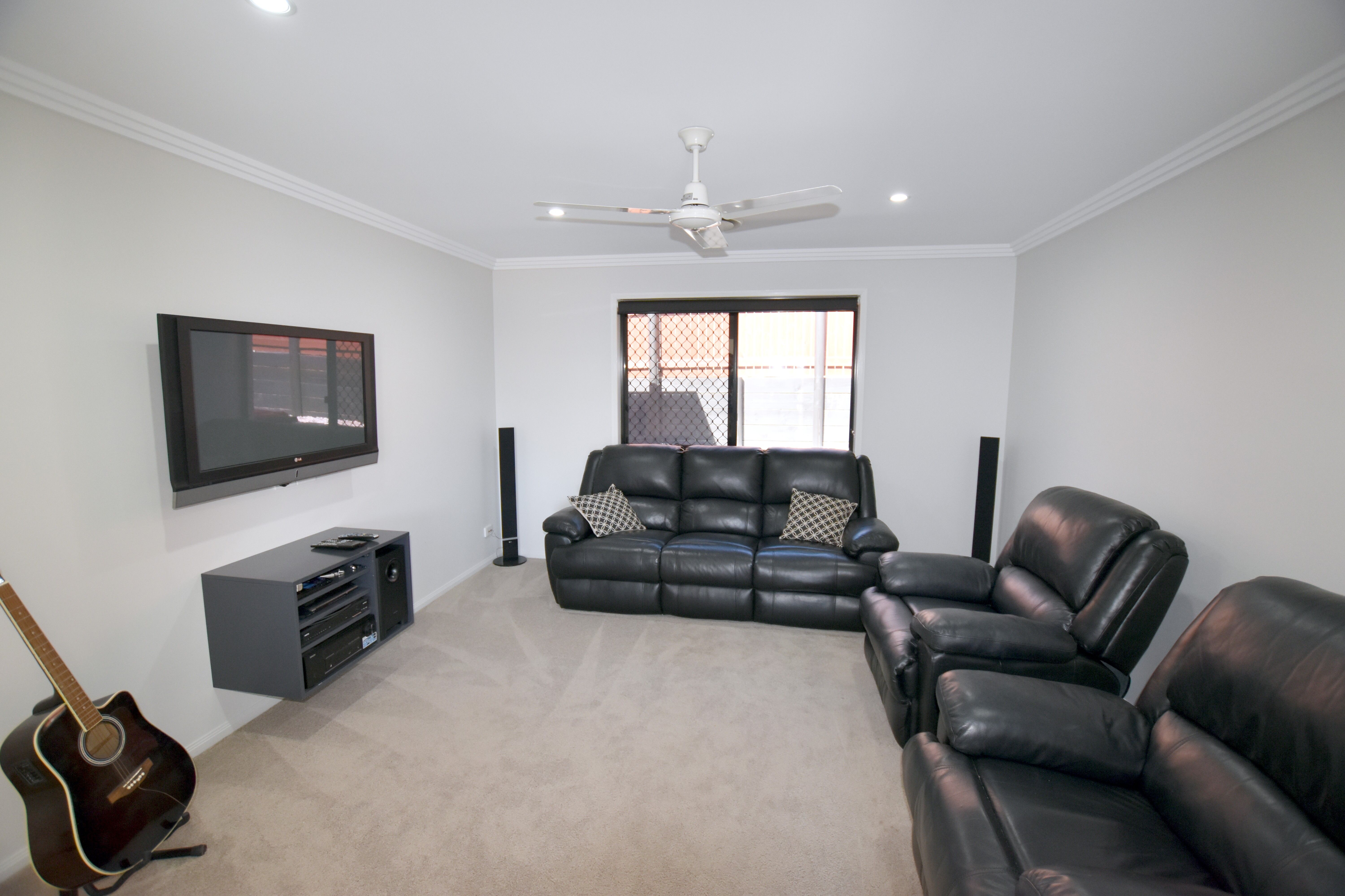 4 Palmerston Court, New Auckland, QLD 4680