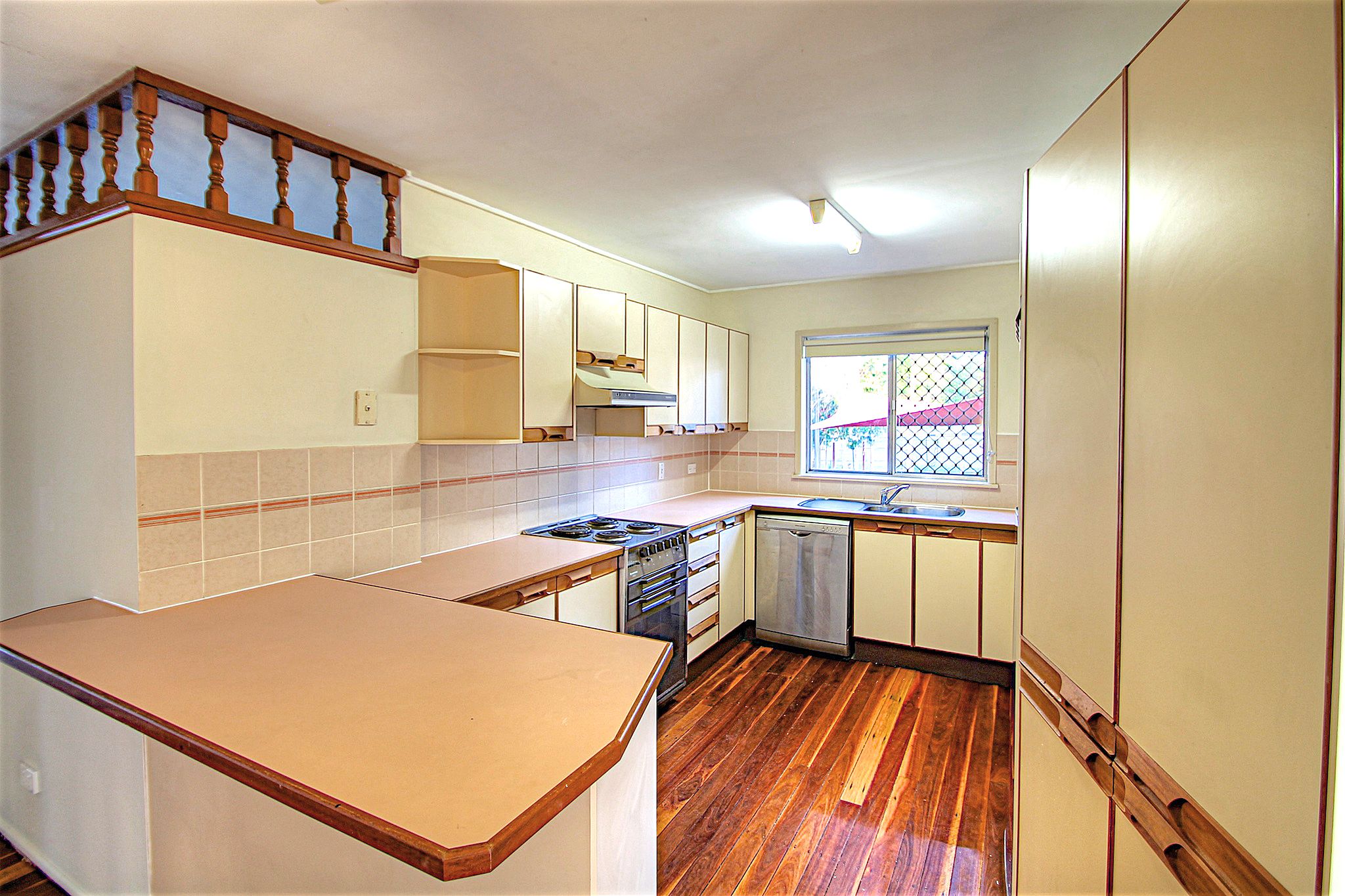 6 Gwendoline Street, Raceview, QLD 4305