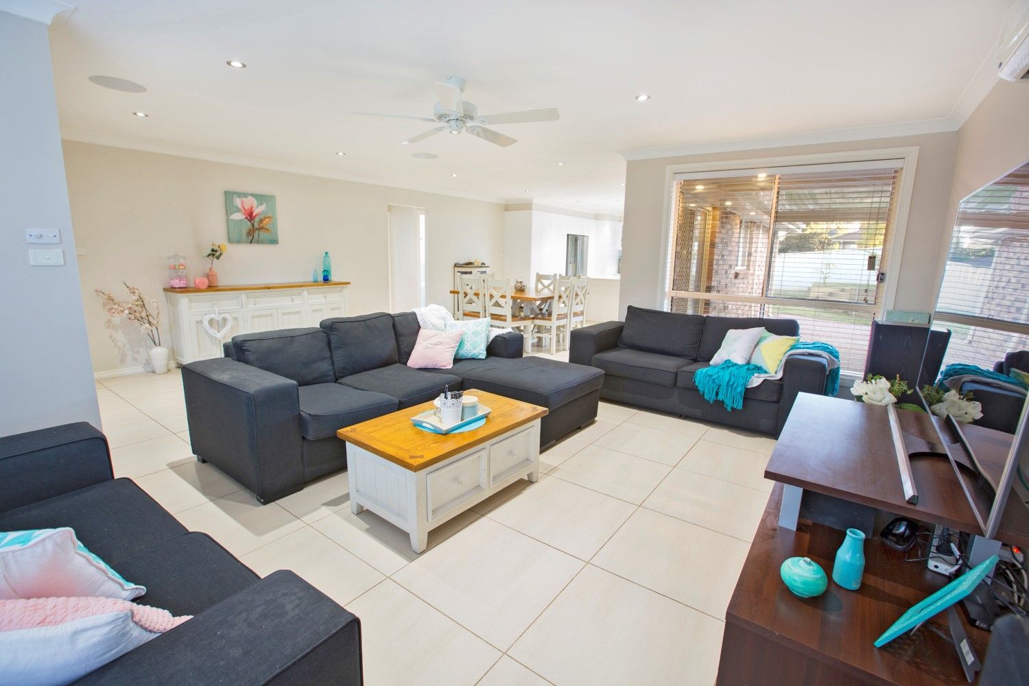 16 Budge Close, Glenmore Park, NSW 2745