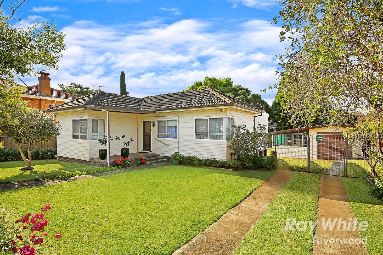 2 Lillian Road