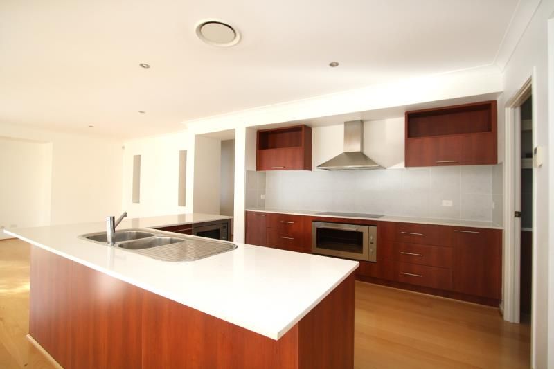 10 Casey Close, Ormiston, QLD 4160