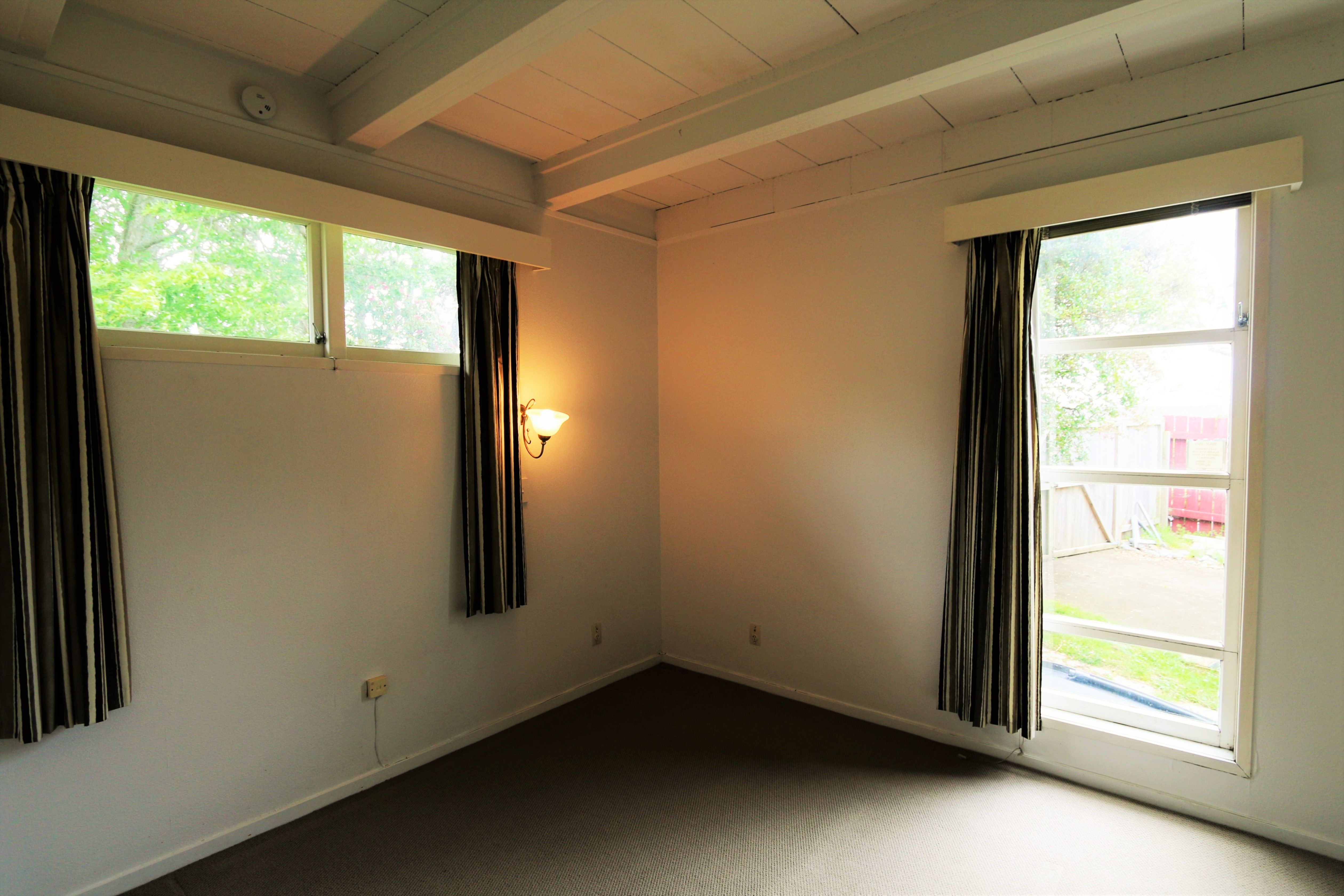 1/58 Ridgemount Rise, Mangere Bridge, Manukau City