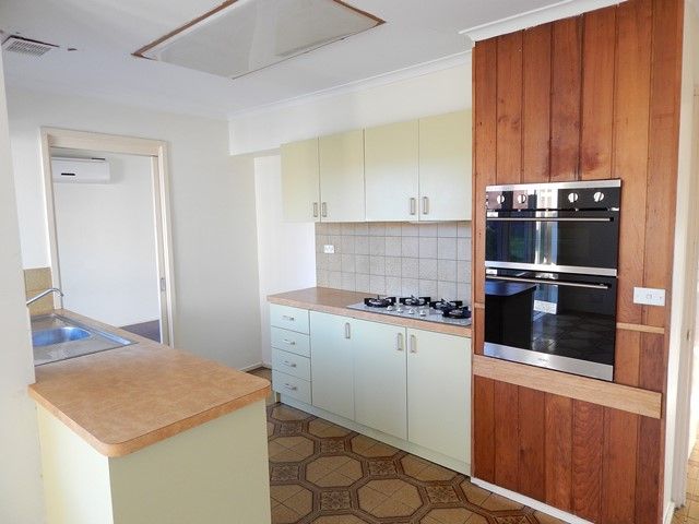 219 Mahoneys Road, Reservoir, VIC 3073