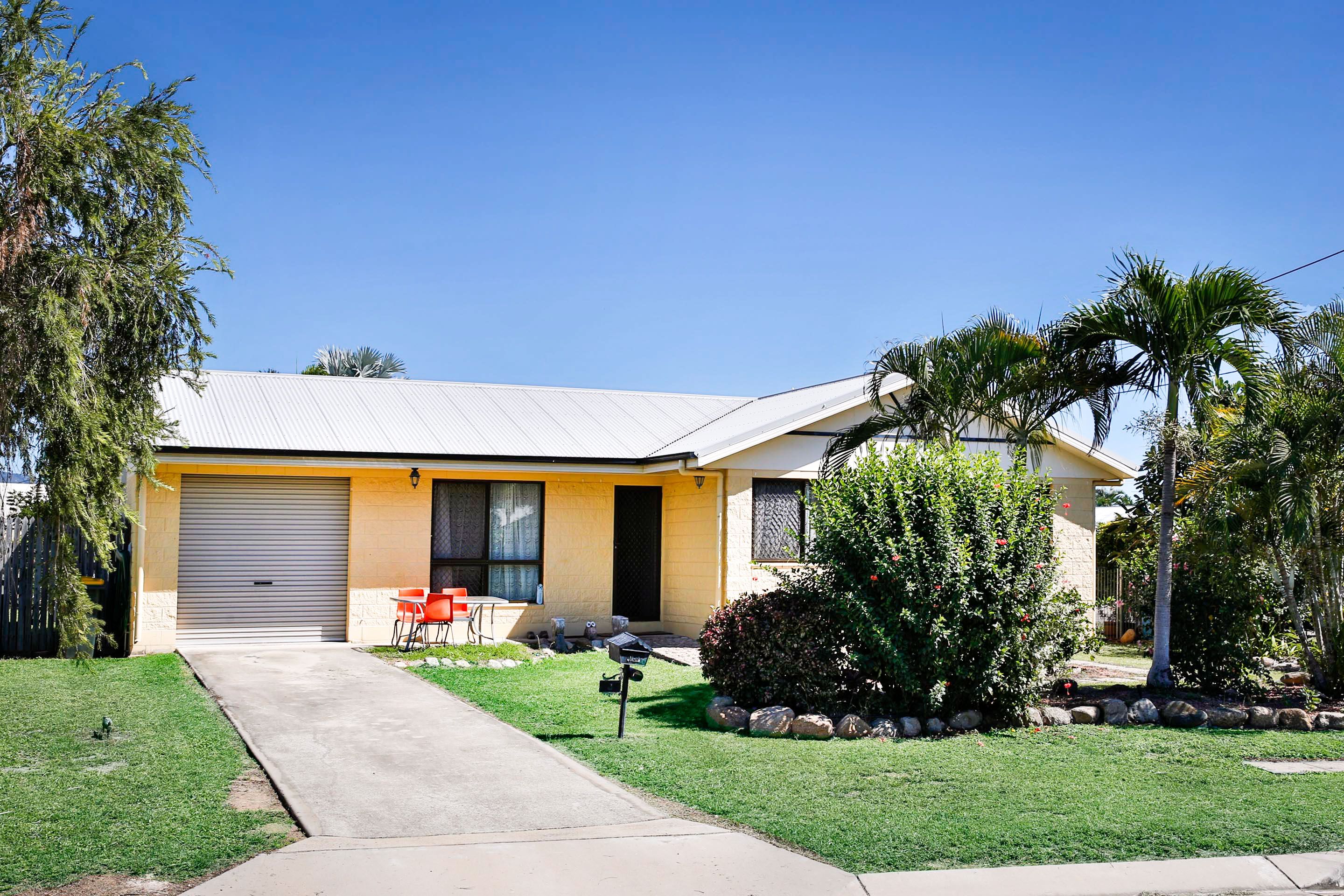 9 Hamish Avenue, Rasmussen QLD 4815