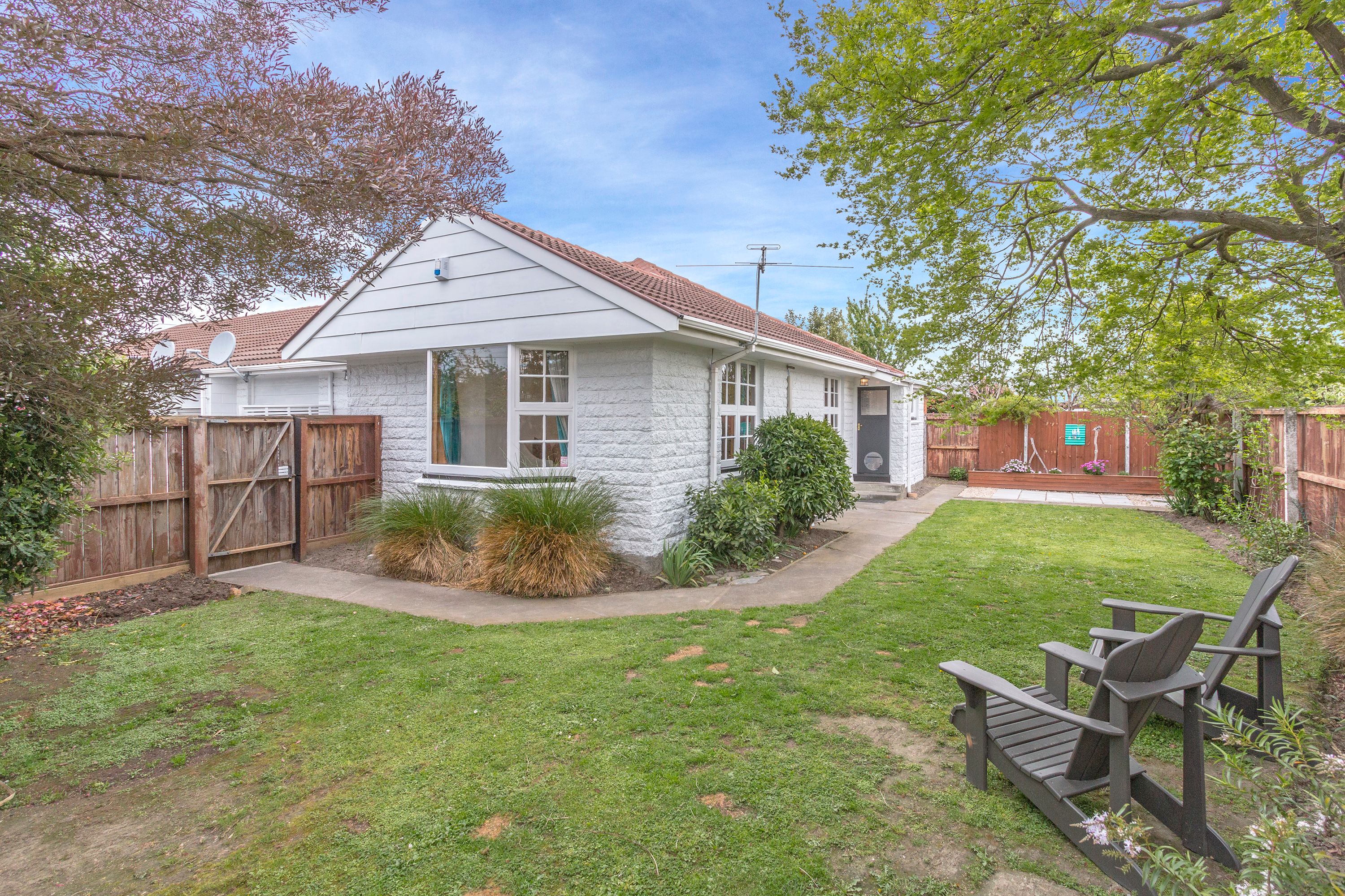 2/165 Avonhead Road, Avonhead, Christchurch City