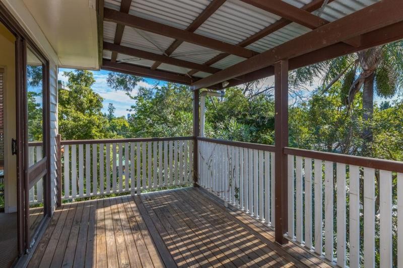 26 Paramount Terrace, Seven Hills, QLD 4170