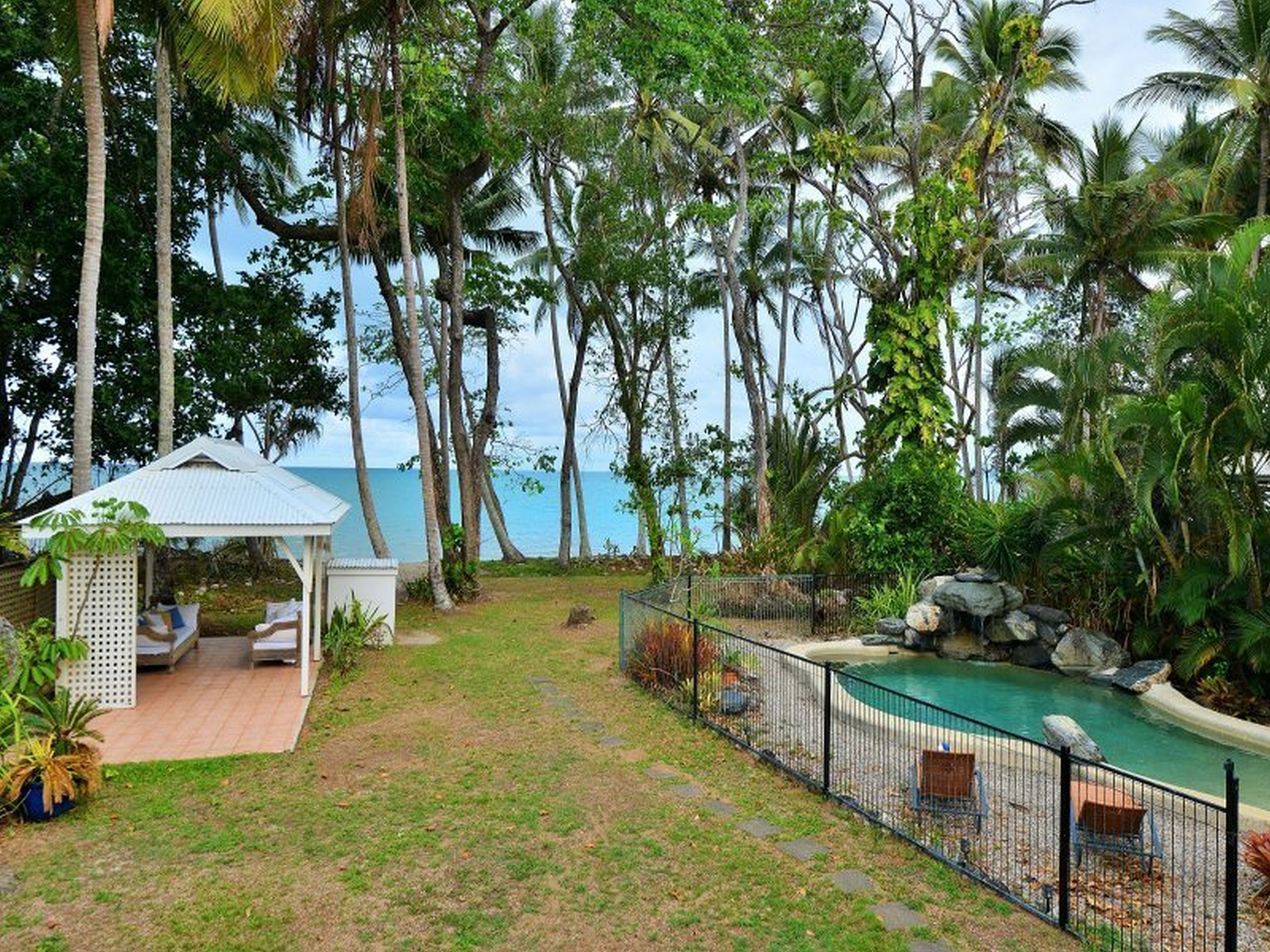 15 Marine Parade, Newell, QLD 4873