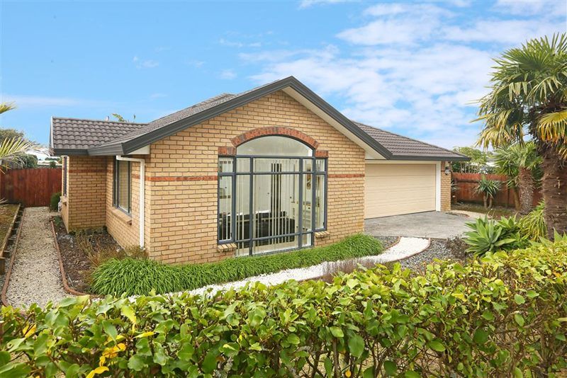 27 Basra Drive, Henderson, Waitakere City