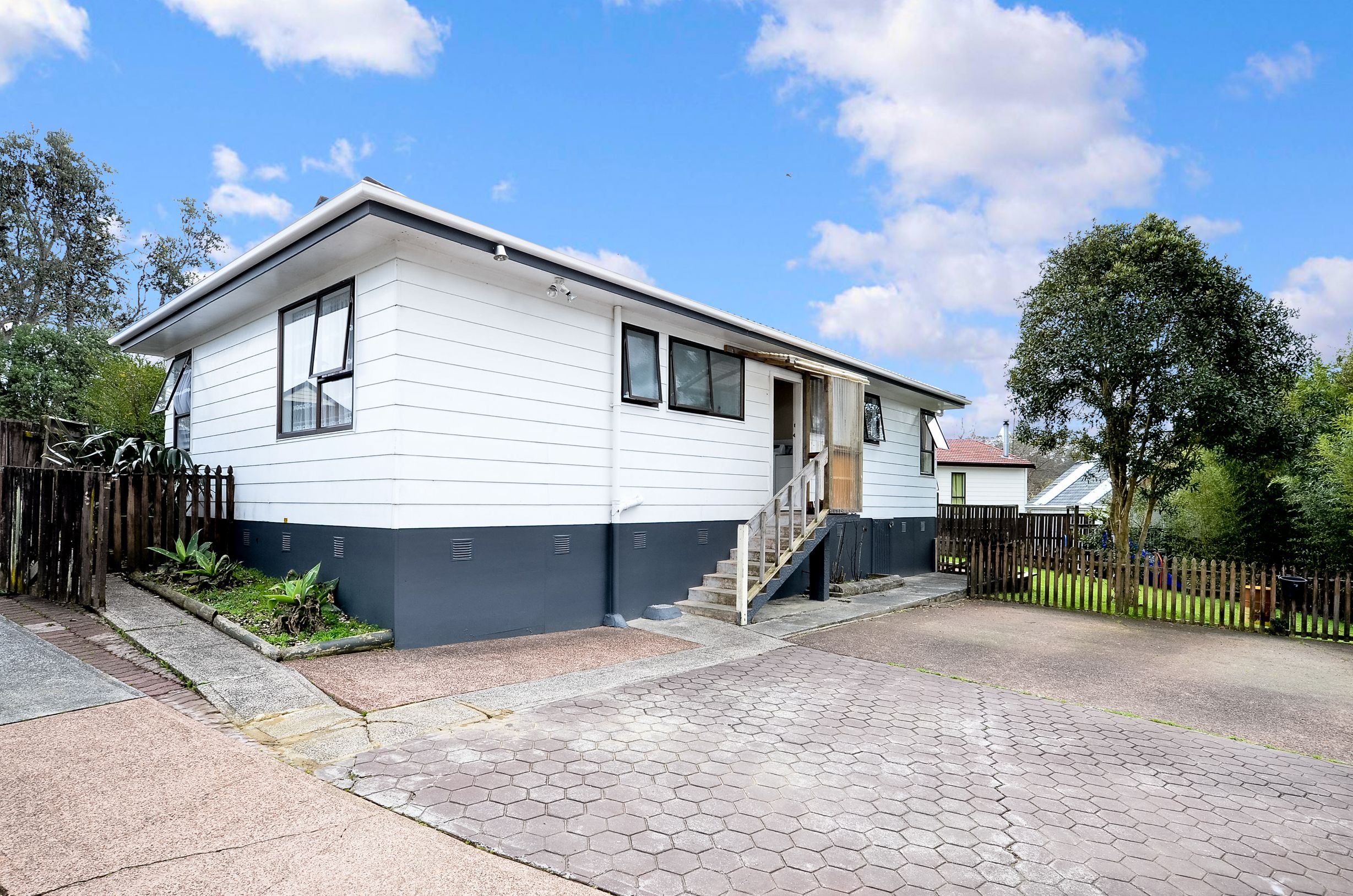 84 Glen Road, Ranui, Waitakere City