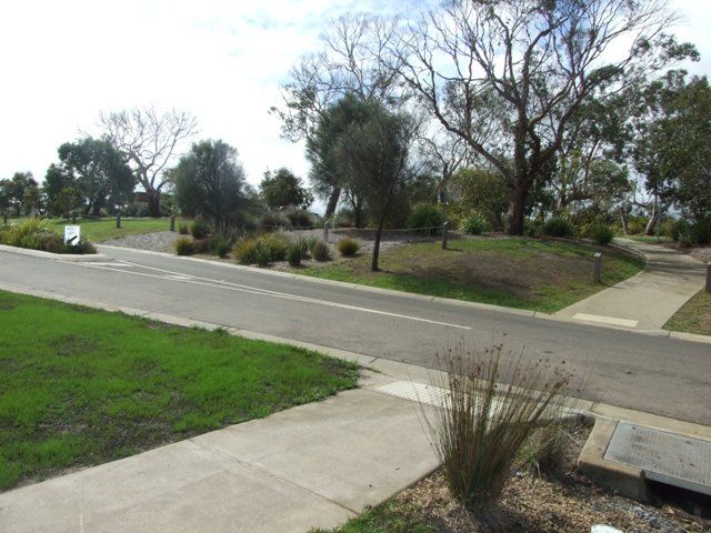 8 Wonga Lane, Cowes, VIC 3922