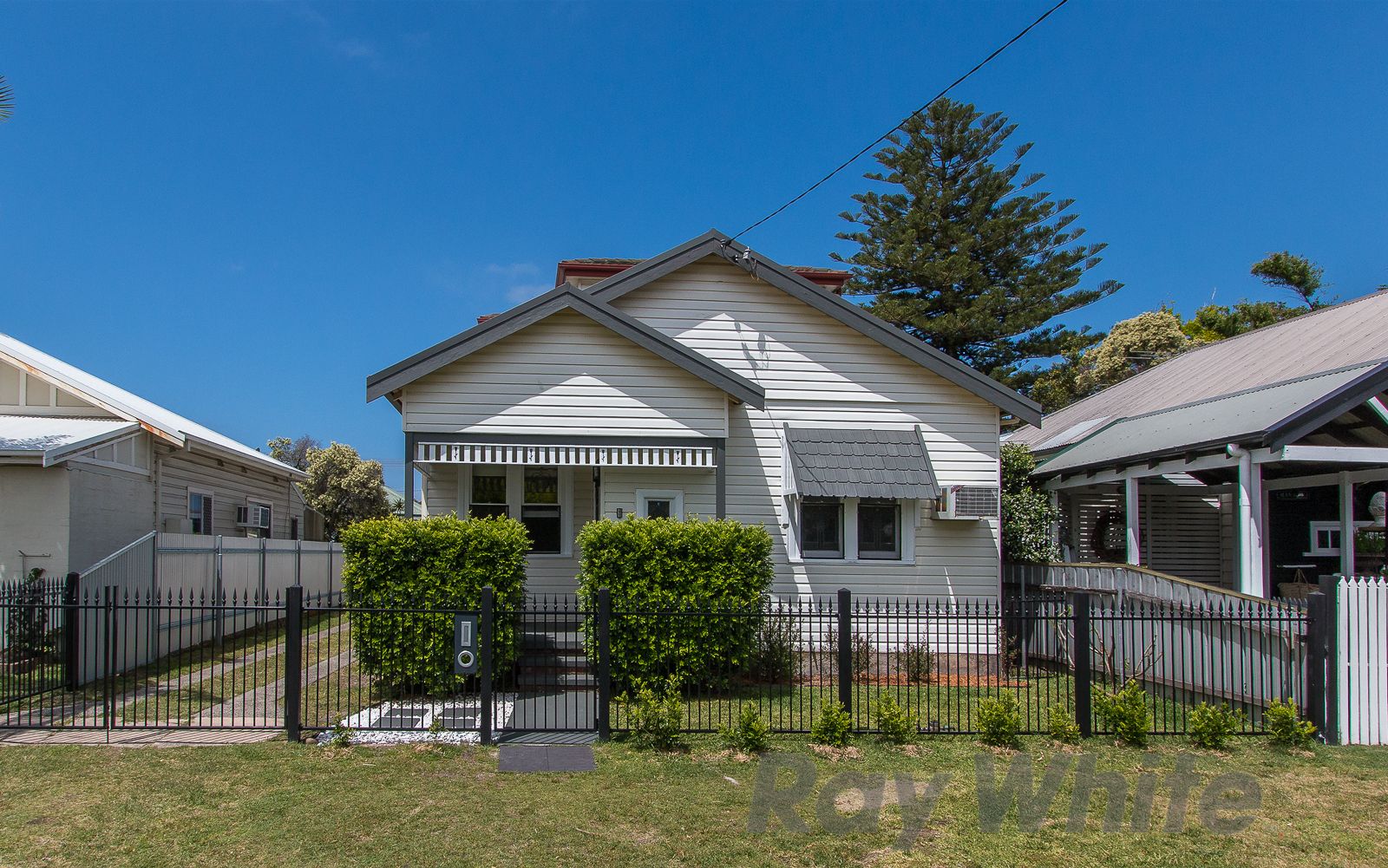 6 Murray Square