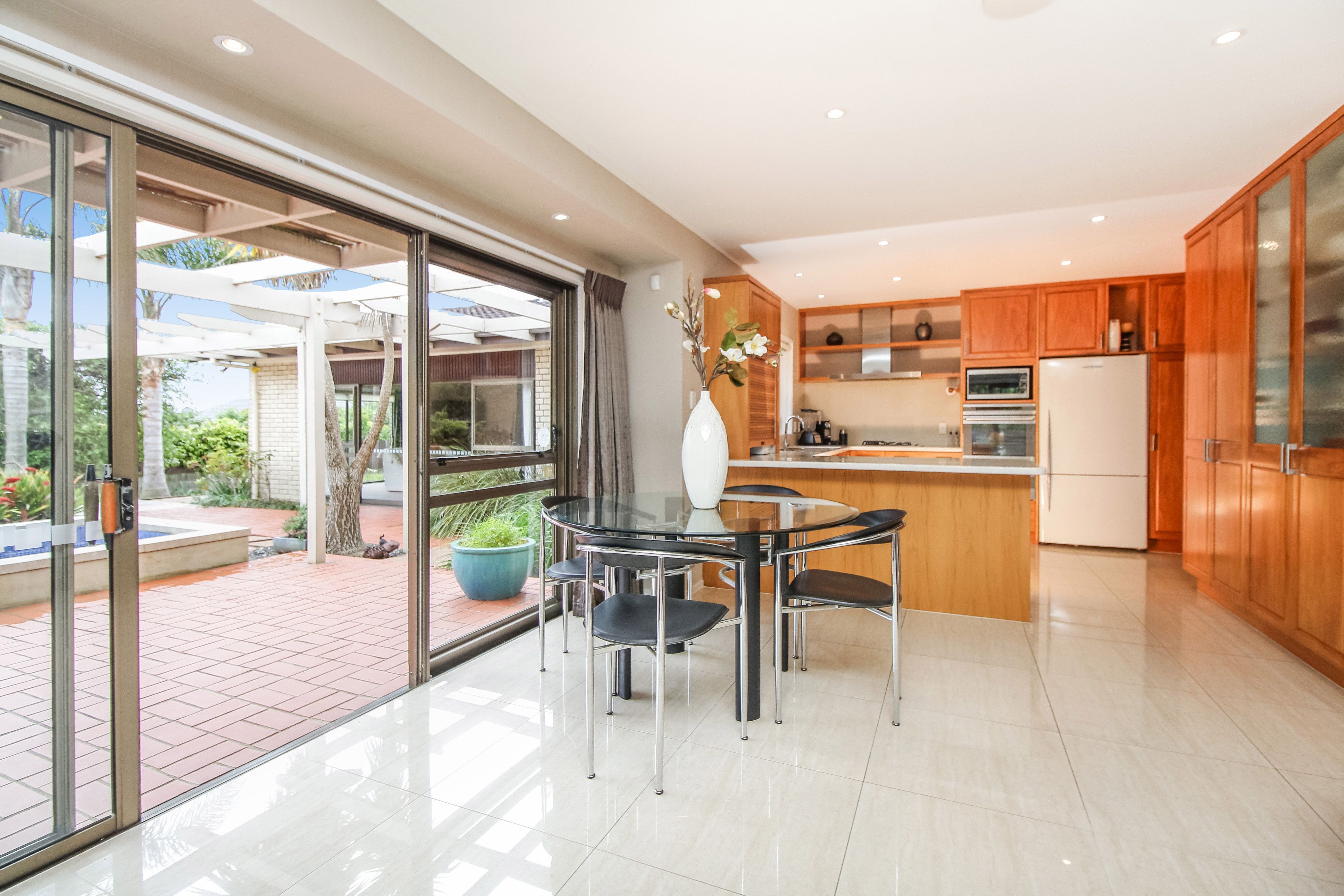 12 Oleander Point, Farm Cove, Manukau City