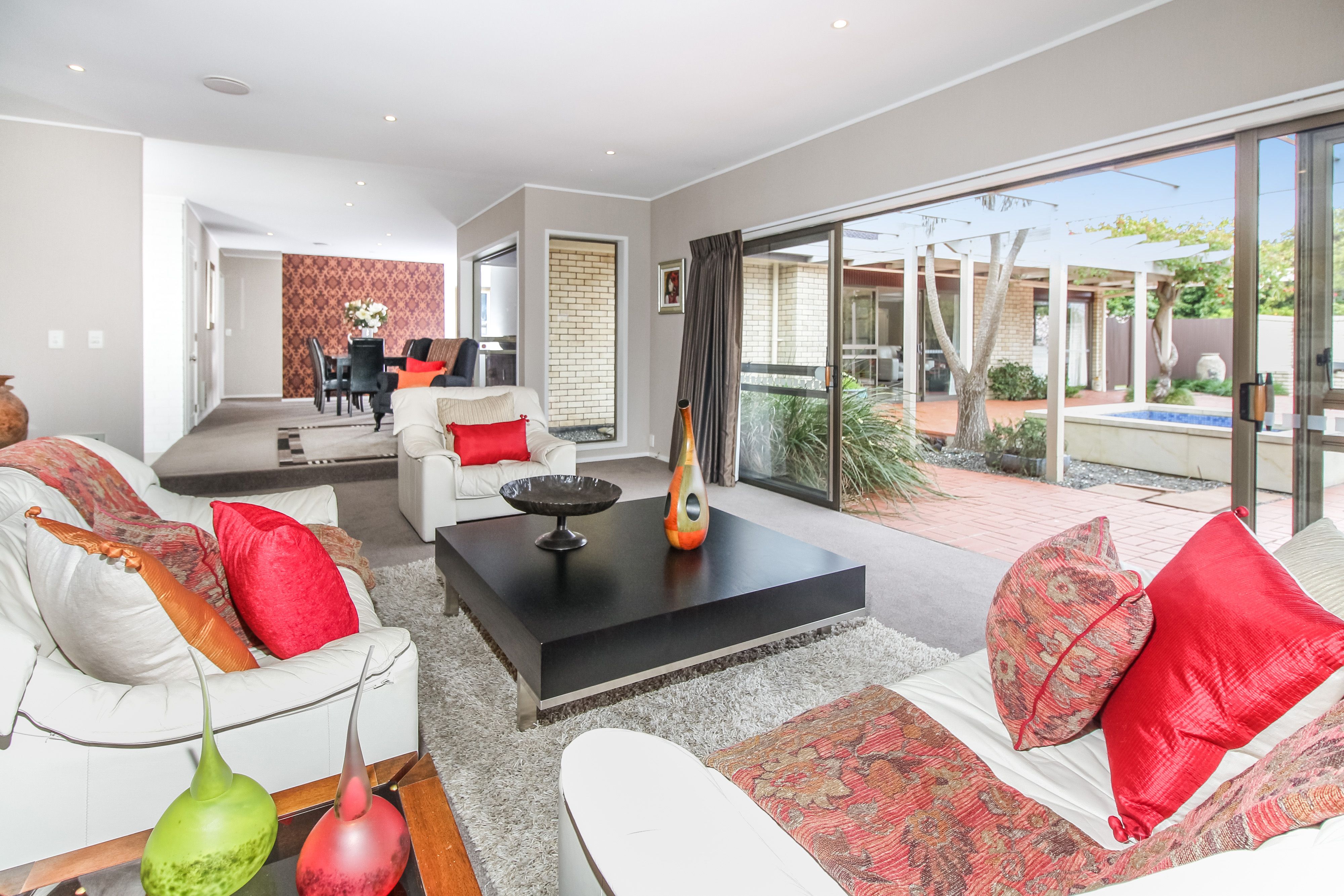 12 Oleander Point, Farm Cove, Manukau City