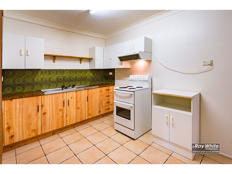 2/17 Madge Street, Norman Gardens, QLD 4701