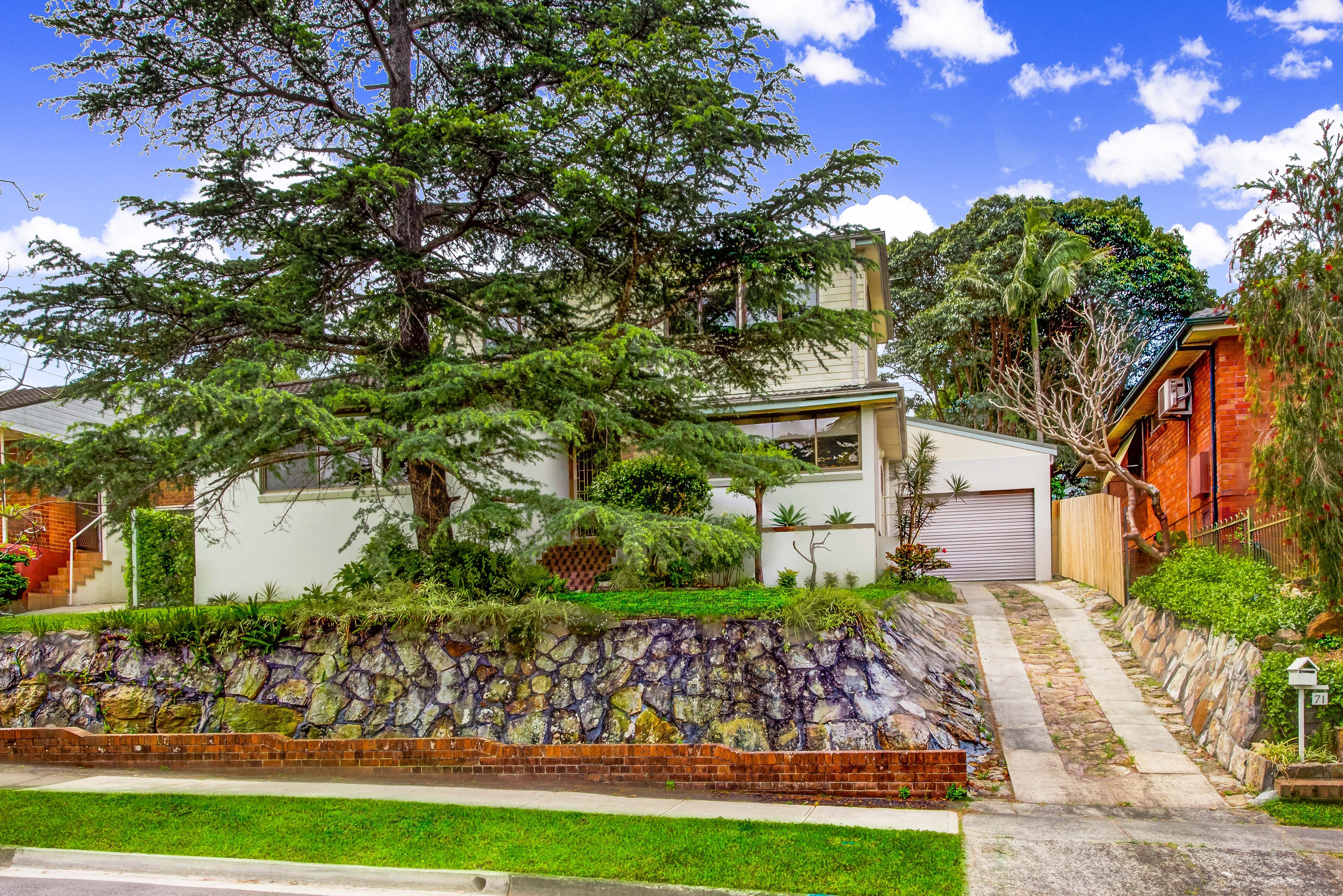 71 Moncrieff Drive