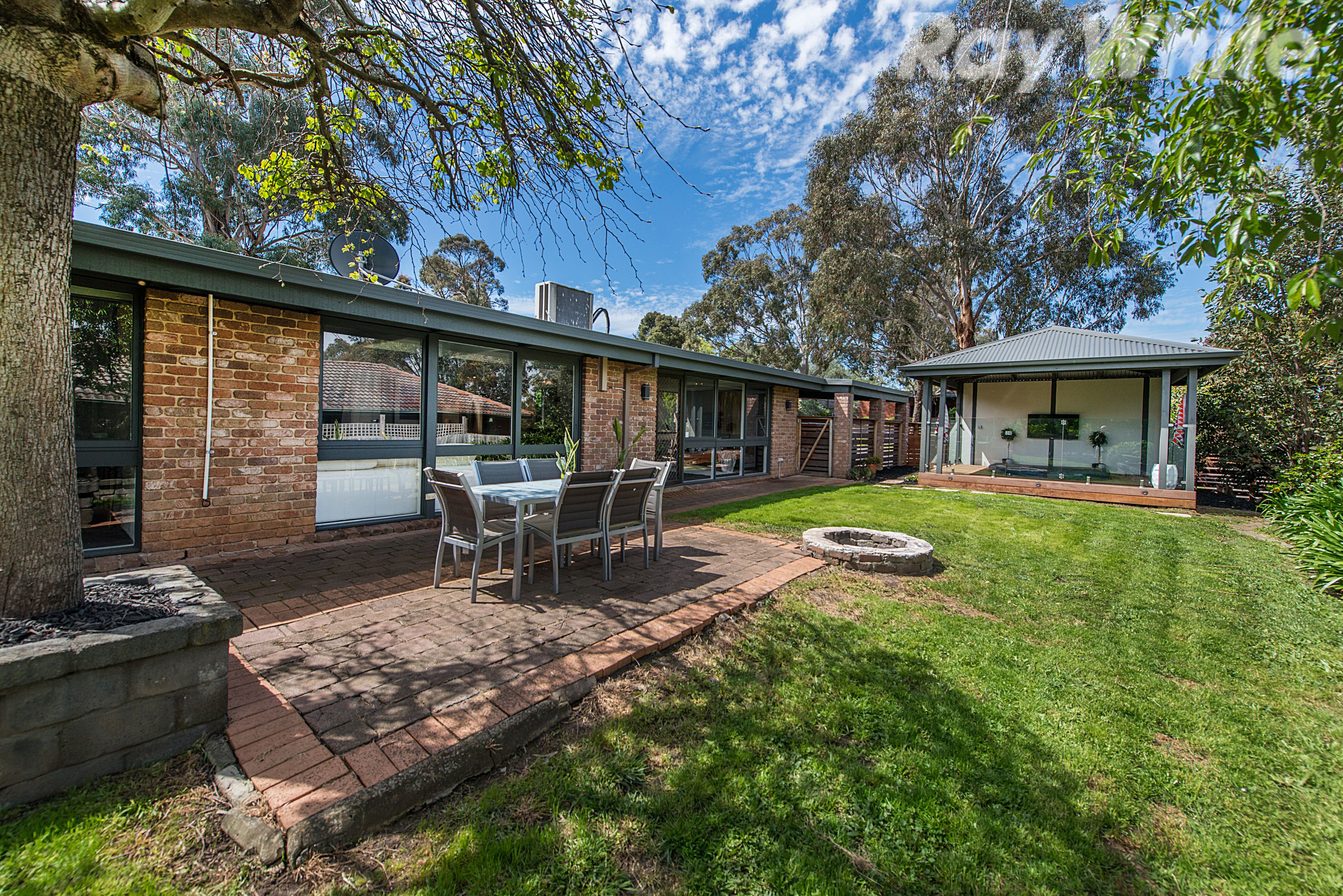 53 Landscape Drive, Mooroolbark VIC 3138