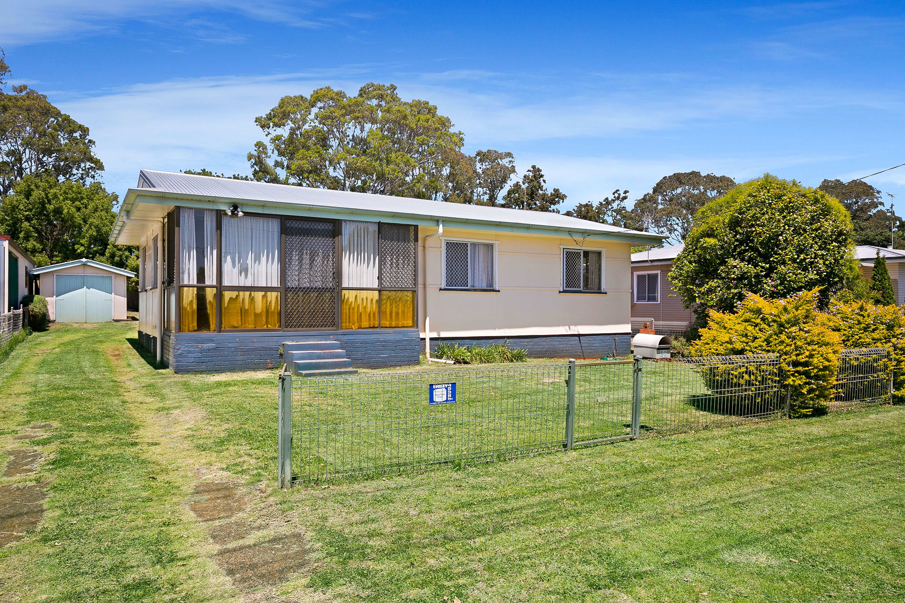 28 Weetwood Street, Newtown QLD 4350