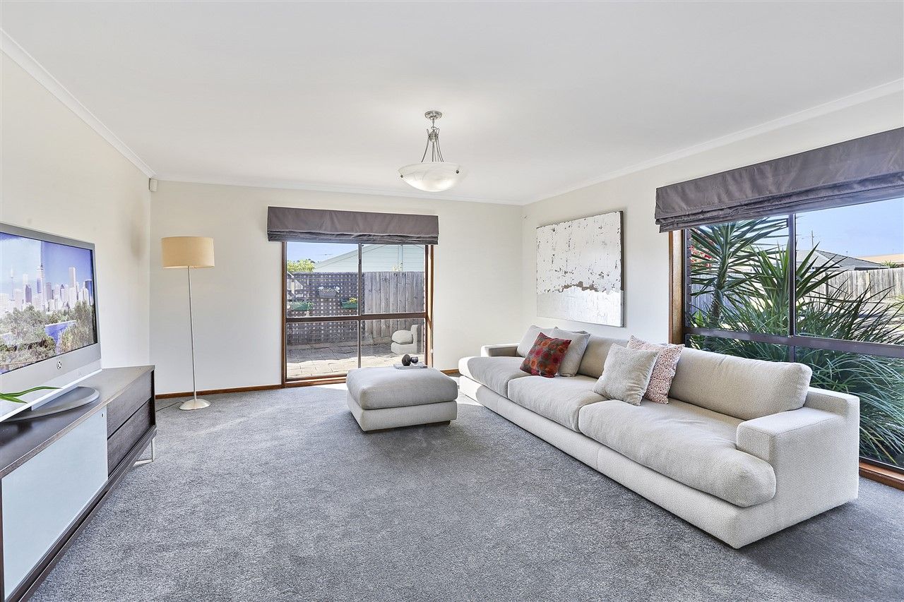 22 Seymour Close, Grovedale, VIC 3216