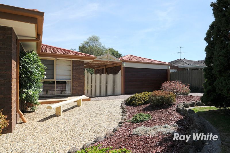 11 Glenbourne Road, Cranbourne, VIC 3977